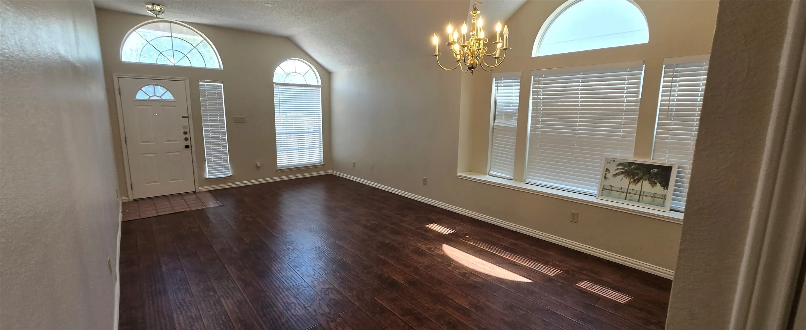 Single Family Residence For Rent in Collin County , 6941 Hickory Creek, Plano, Texas 75023, 3 Bedroom, 2 Bathroom, 2 Garage spaces, 1,612 Sqft, built in 1991, mls#21394139, Real Estate Agent in Plano, Homes For Rent in Collin county, Homes For Rent in Plano, Realtor in Plano Texas, Real Estate Brokerage Independent Realty Texas, Luminita Cordes Realtor