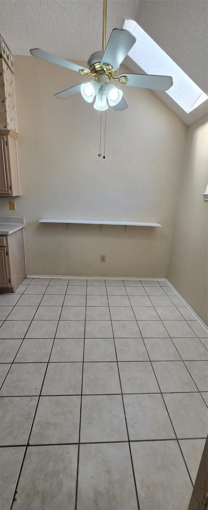 Single Family Residence For Rent in Collin County , 6941 Hickory Creek, Plano, Texas 75023, 3 Bedroom, 2 Bathroom, 2 Garage spaces, 1,612 Sqft, built in 1991, mls#21394139, Real Estate Agent in Plano, Homes For Rent in Collin county, Homes For Rent in Plano, Realtor in Plano Texas, Real Estate Brokerage Independent Realty Texas, Luminita Cordes Realtor