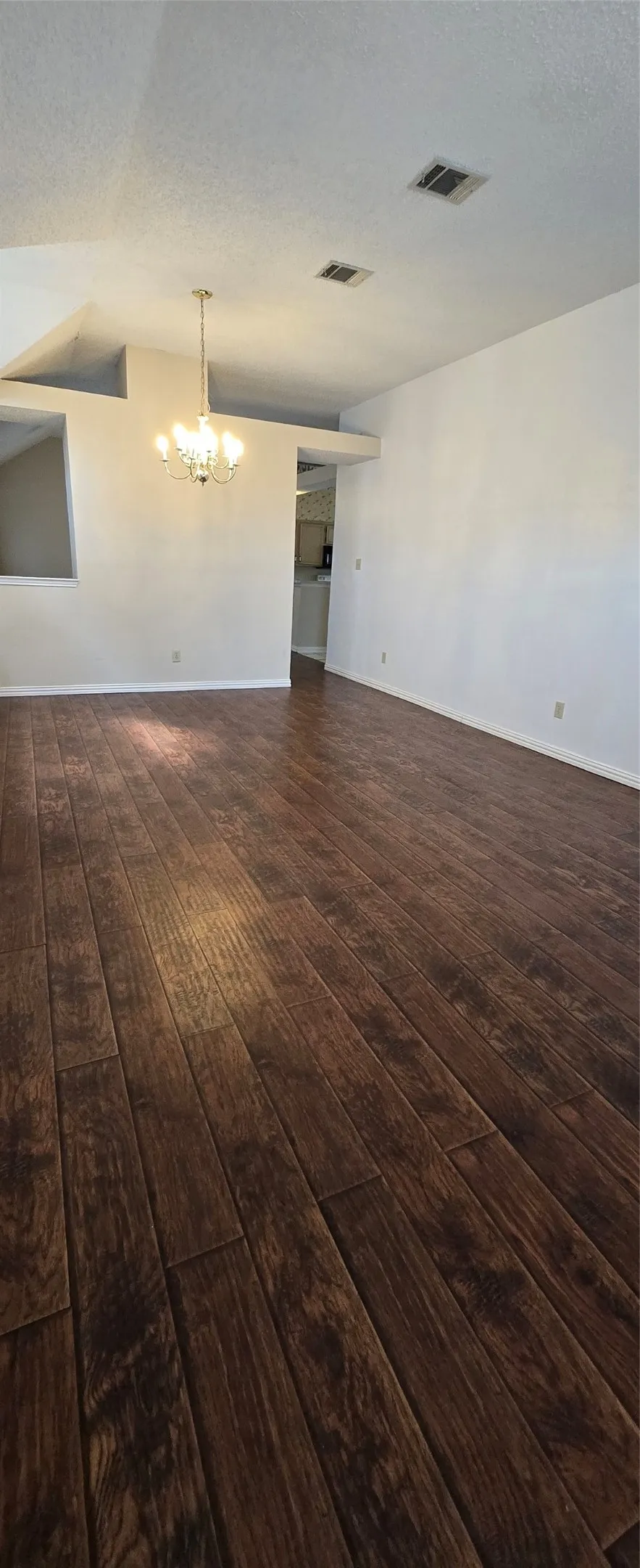 Single Family Residence For Rent in Collin County , 6941 Hickory Creek, Plano, Texas 75023, 3 Bedroom, 2 Bathroom, 2 Garage spaces, 1,612 Sqft, built in 1991, mls#21394139, Real Estate Agent in Plano, Homes For Rent in Collin county, Homes For Rent in Plano, Realtor in Plano Texas, Real Estate Brokerage Independent Realty Texas, Luminita Cordes Realtor