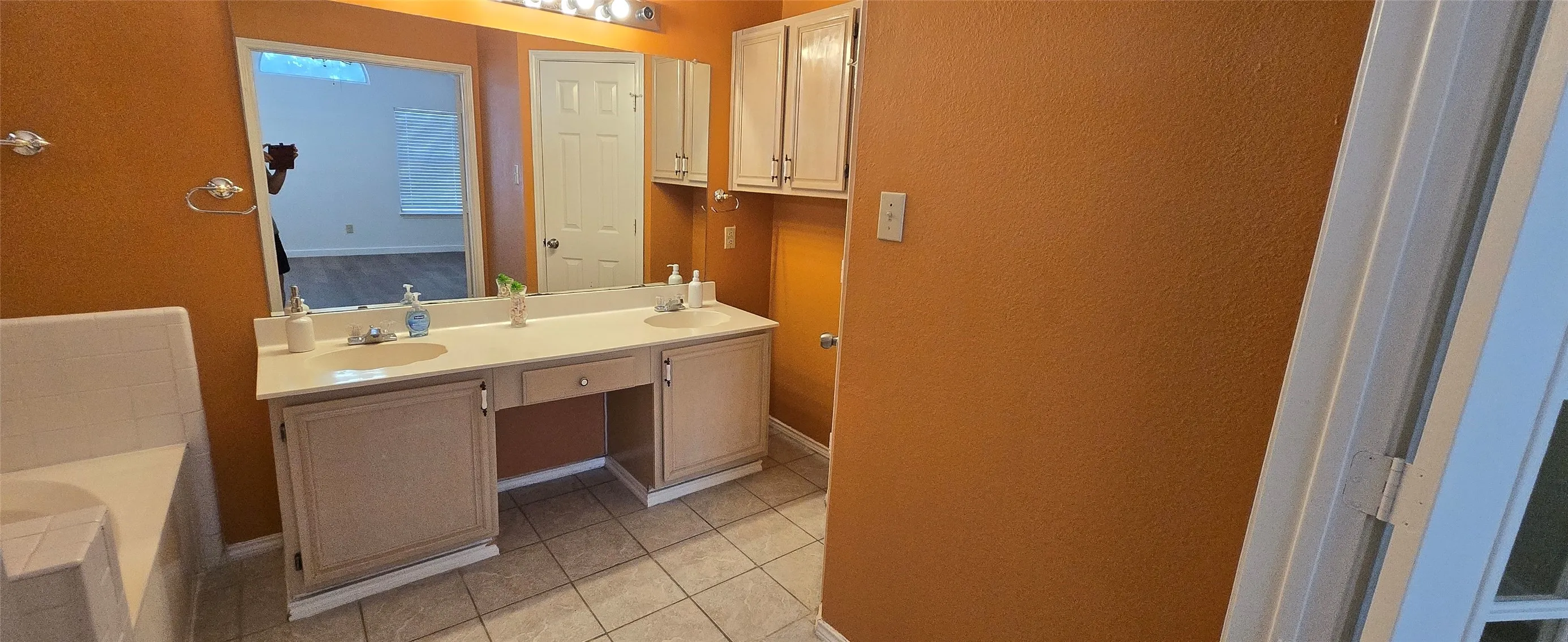 Single Family Residence For Rent in Collin County , 6941 Hickory Creek, Plano, Texas 75023, 3 Bedroom, 2 Bathroom, 2 Garage spaces, 1,612 Sqft, built in 1991, mls#21394139, Real Estate Agent in Plano, Homes For Rent in Collin county, Homes For Rent in Plano, Realtor in Plano Texas, Real Estate Brokerage Independent Realty Texas, Luminita Cordes Realtor