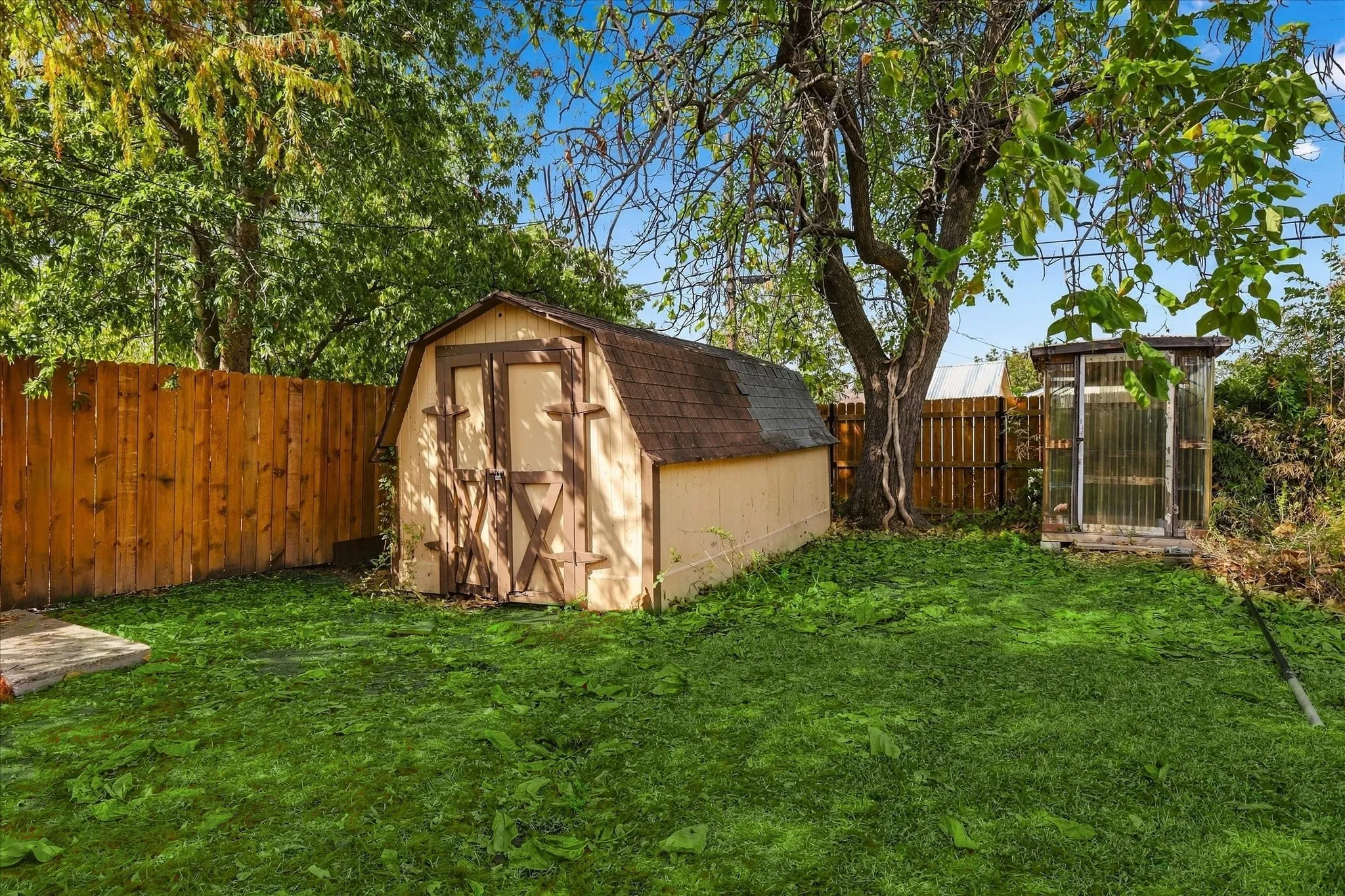 Single Family Residence For Sale in Dallas County , 733 Red Mill Lane, Mesquite, Texas 75149, 3 Bedroom, 1 Bathroom, Garage spaces, 1,289 Sqft, built in 1958, mls#21394143, Real Estate Agent in Mesquite, Homes For Sale in Dallas county, Homes For Sale in Mesquite, Realtor in Mesquite Texas, Real Estate Brokerage Independent Realty Texas, Luminita Cordes Realtor