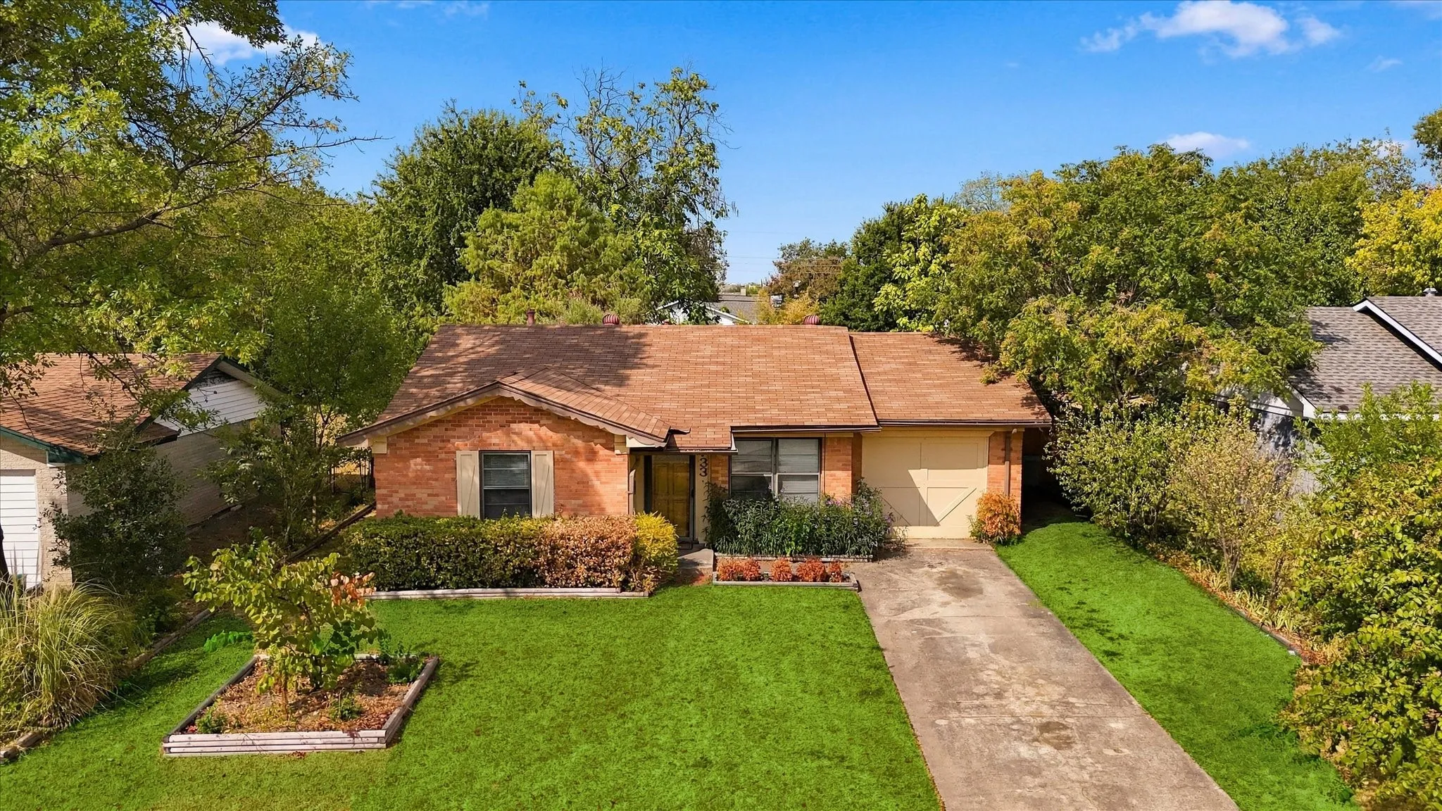Single Family Residence For Sale in Dallas County , 733 Red Mill Lane, Mesquite, Texas 75149, 3 Bedroom, 1 Bathroom, Garage spaces, 1,289 Sqft, built in 1958, mls#21394143, Real Estate Agent in Mesquite, Homes For Sale in Dallas county, Homes For Sale in Mesquite, Realtor in Mesquite Texas, Real Estate Brokerage Independent Realty Texas, Luminita Cordes Realtor