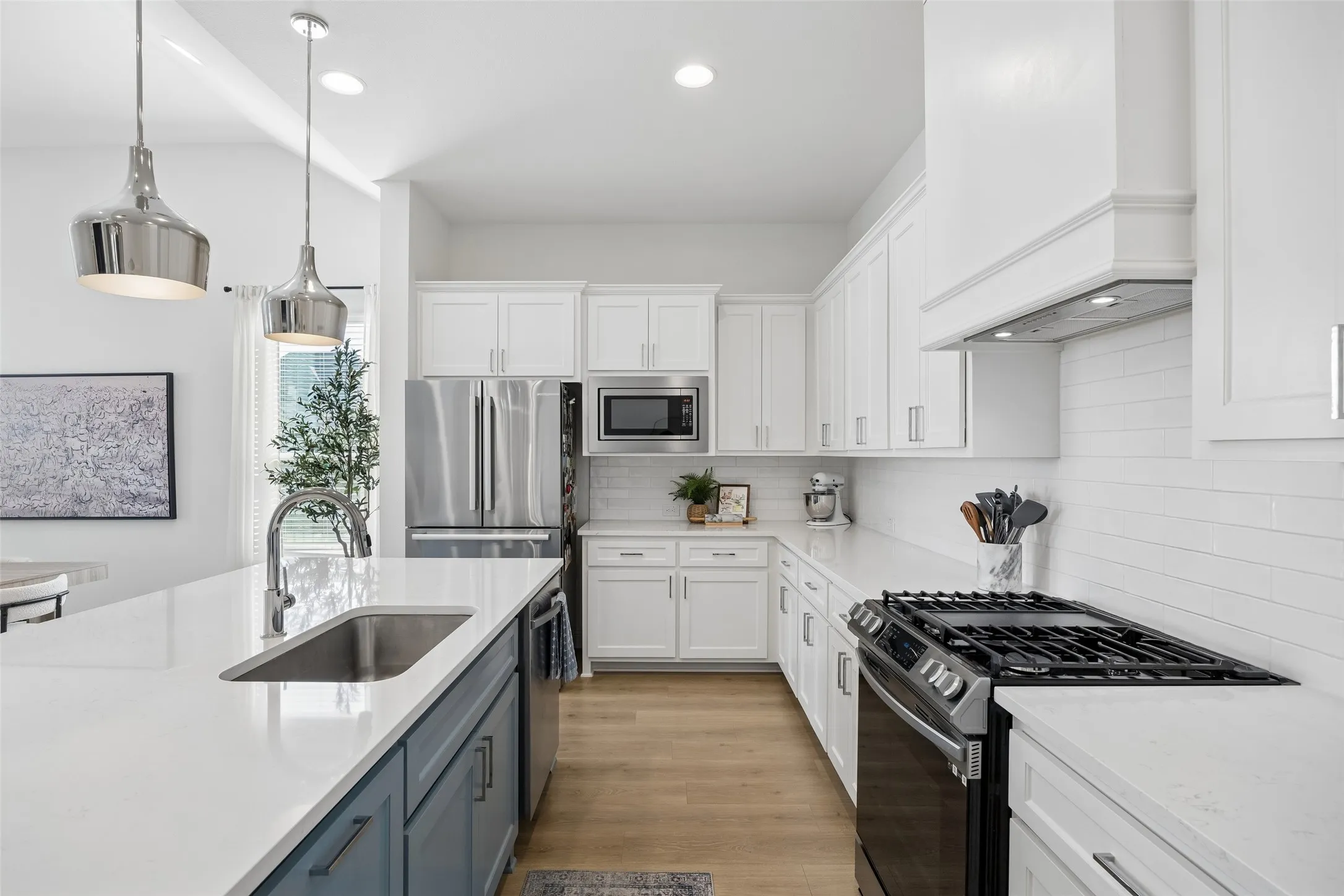 Single Family Residence For Sale in Parker County , 2216 Drake Street, Fort Worth, Texas 76008, 3 Bedroom, 2 Bathroom, 2 Garage spaces, 2,140 Sqft, built in 2022, mls#21390822, Real Estate Agent in Fort Worth, Homes For Sale in Parker county, Homes For Sale in Fort Worth, Realtor in Fort Worth Texas, Real Estate Brokerage Independent Realty Texas, Luminita Cordes Realtor
