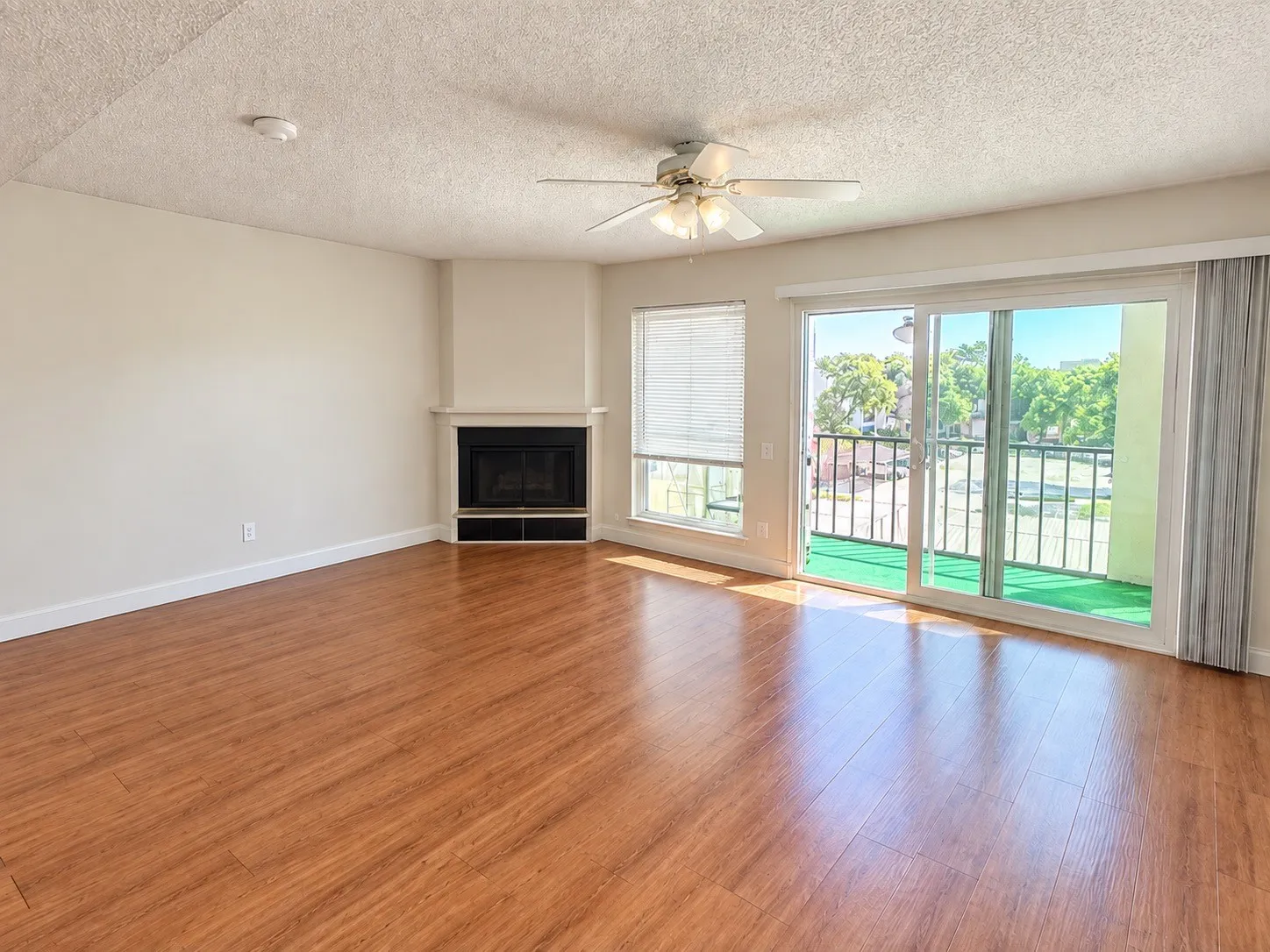 Condominium For Sale in Dallas County , 11480 Audelia Road 336, Dallas, Texas 75243, 2 Bedroom, 2 Bathroom, Garage spaces, 1,087 Sqft, built in 1980, mls#21391284, Real Estate Agent in Dallas, Homes For Sale in Dallas county, Homes For Sale in Dallas, Realtor in Dallas Texas, Real Estate Brokerage Independent Realty Texas, Luminita Cordes Realtor