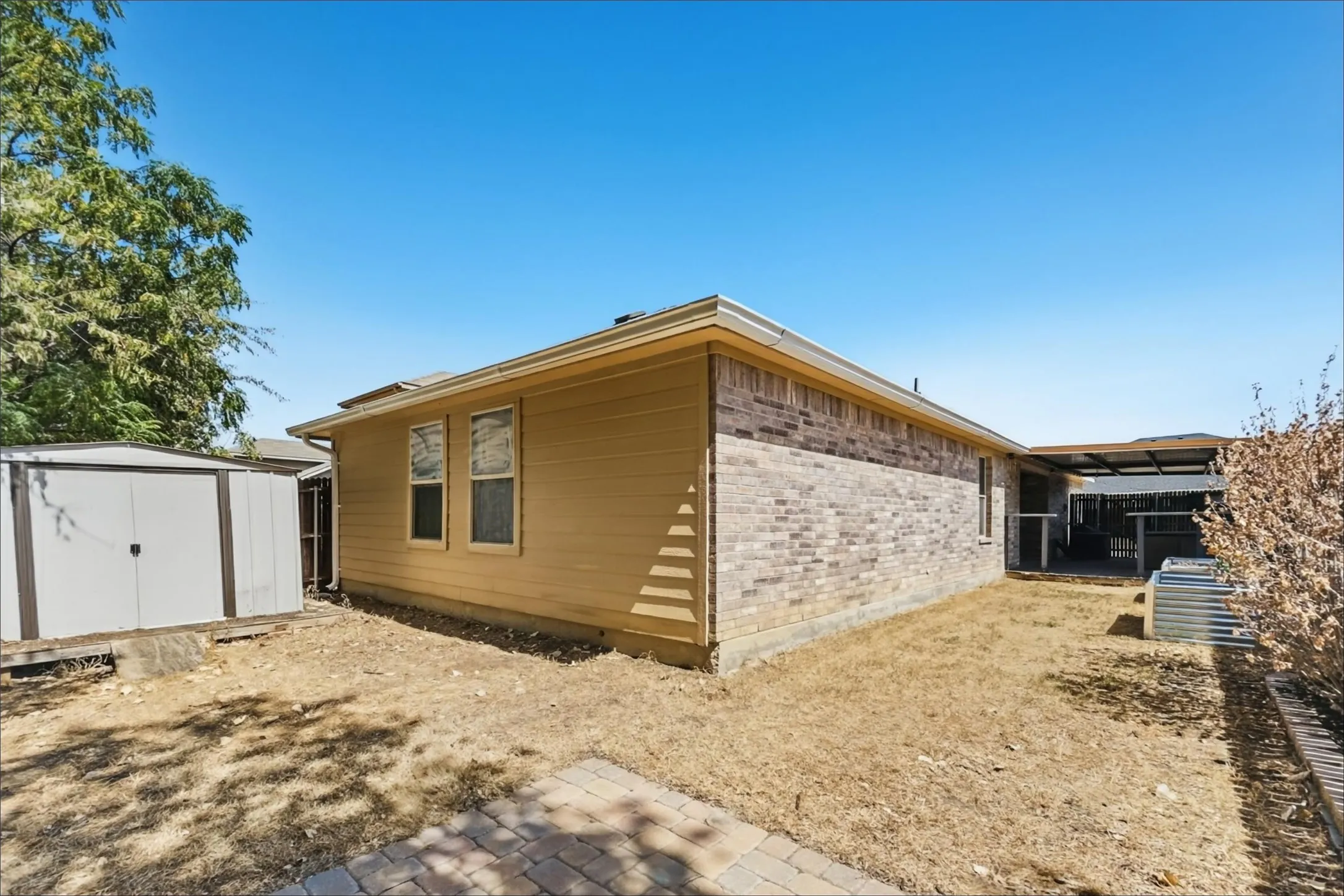 Single Family Residence For Rent in Tarrant County , 733 River Hill Lane, Fort Worth, Texas 76114, 3 Bedroom, 2 Bathroom, 1 Garage spaces, 1,421 Sqft, built in 2016, mls#21394158, Real Estate Agent in Fort Worth, Homes For Rent in Tarrant county, Homes For Rent in Fort Worth, Realtor in Fort Worth Texas, Real Estate Brokerage Independent Realty Texas, Luminita Cordes Realtor