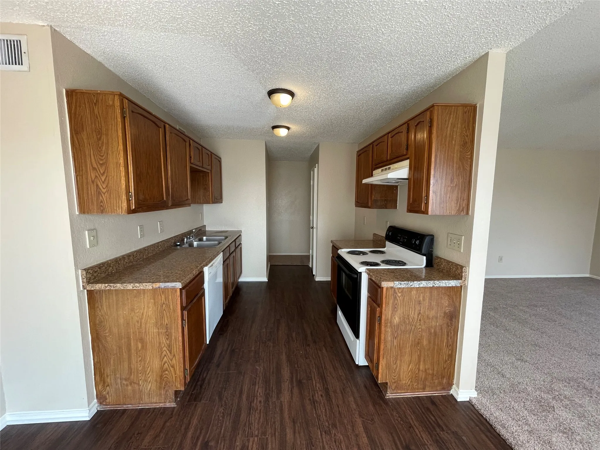 Single Family Residence For Rent in Dallas County , 1204 Ross Lane, Seagoville, Texas 75159, 3 Bedroom, 2 Bathroom, 1 Garage spaces, 1,059 Sqft, built in 1985, mls#21394163, Real Estate Agent in Seagoville, Homes For Rent in Dallas county, Homes For Rent in Seagoville, Realtor in Seagoville Texas, Real Estate Brokerage Independent Realty Texas, Luminita Cordes Realtor