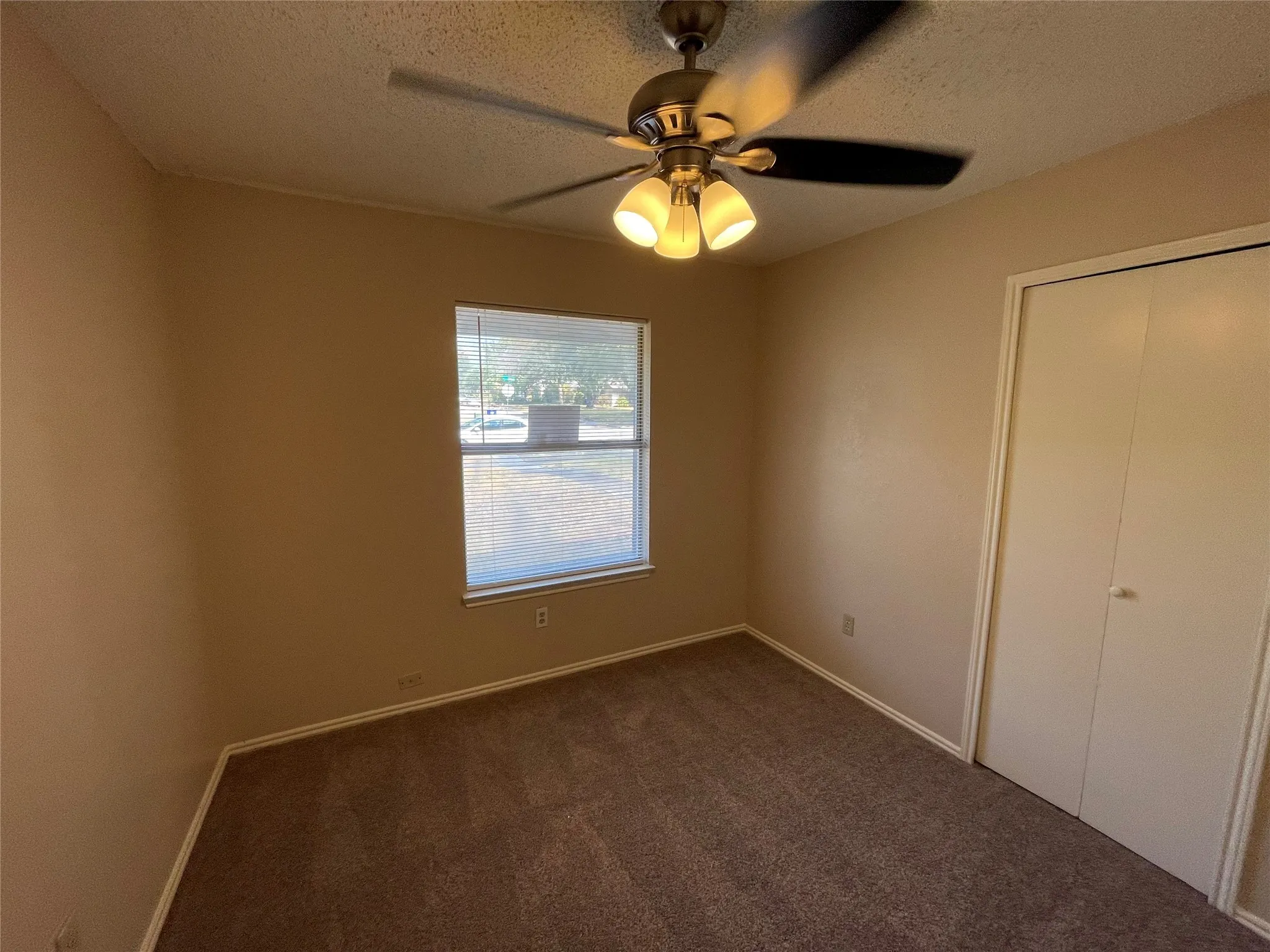 Single Family Residence For Rent in Dallas County , 1204 Ross Lane, Seagoville, Texas 75159, 3 Bedroom, 2 Bathroom, 1 Garage spaces, 1,059 Sqft, built in 1985, mls#21394163, Real Estate Agent in Seagoville, Homes For Rent in Dallas county, Homes For Rent in Seagoville, Realtor in Seagoville Texas, Real Estate Brokerage Independent Realty Texas, Luminita Cordes Realtor