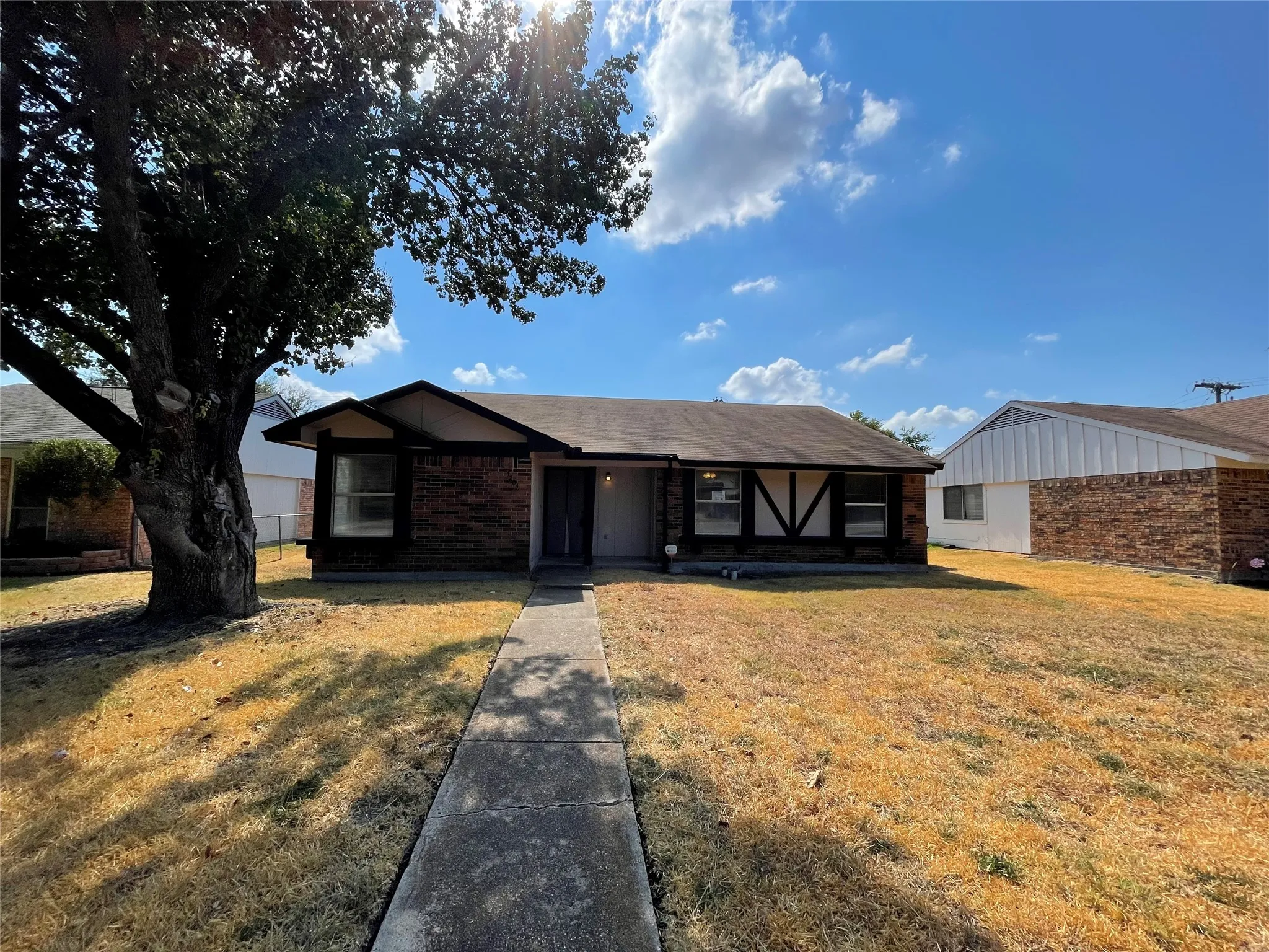 Single Family Residence For Rent in Dallas County , 1204 Ross Lane, Seagoville, Texas 75159, 3 Bedroom, 2 Bathroom, 1 Garage spaces, 1,059 Sqft, built in 1985, mls#21394163, Real Estate Agent in Seagoville, Homes For Rent in Dallas county, Homes For Rent in Seagoville, Realtor in Seagoville Texas, Real Estate Brokerage Independent Realty Texas, Luminita Cordes Realtor