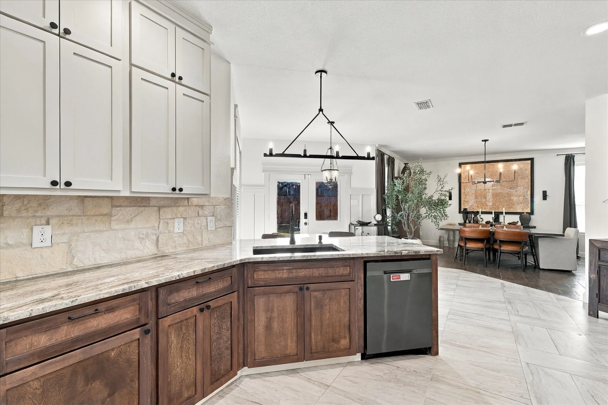 Single Family Residence For Sale in Tarrant County , 3109 Spotted Fawn Drive, Fort Worth, Texas 76108, 3 Bedroom, 3 Bathroom, 2 Garage spaces, 2,600 Sqft, built in 2019, mls#21392959, Real Estate Agent in Fort Worth, Homes For Sale in Tarrant county, Homes For Sale in Fort Worth, Realtor in Fort Worth Texas, Real Estate Brokerage Independent Realty Texas, Luminita Cordes Realtor