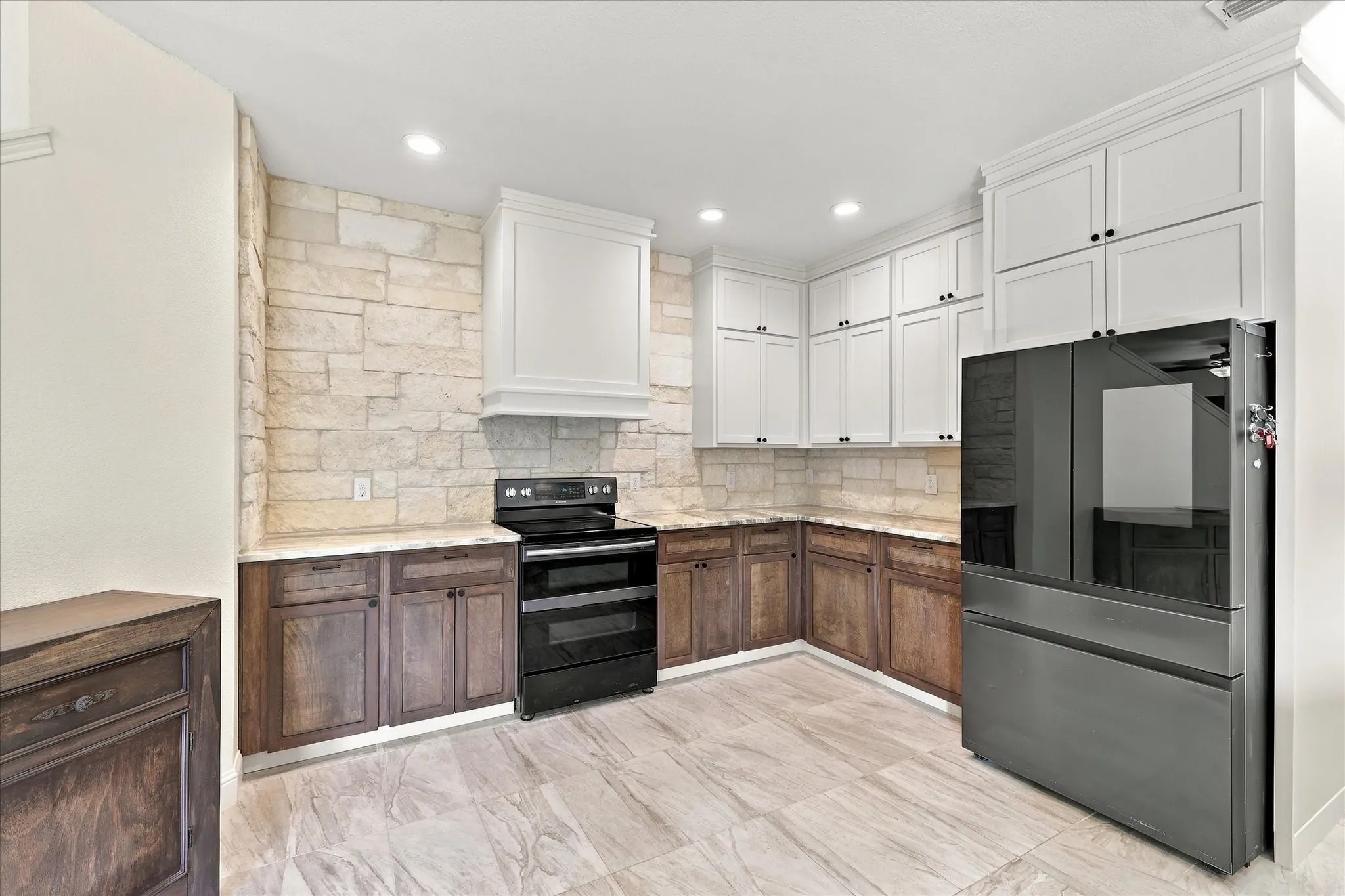 Single Family Residence For Sale in Tarrant County , 3109 Spotted Fawn Drive, Fort Worth, Texas 76108, 3 Bedroom, 3 Bathroom, 2 Garage spaces, 2,600 Sqft, built in 2019, mls#21392959, Real Estate Agent in Fort Worth, Homes For Sale in Tarrant county, Homes For Sale in Fort Worth, Realtor in Fort Worth Texas, Real Estate Brokerage Independent Realty Texas, Luminita Cordes Realtor