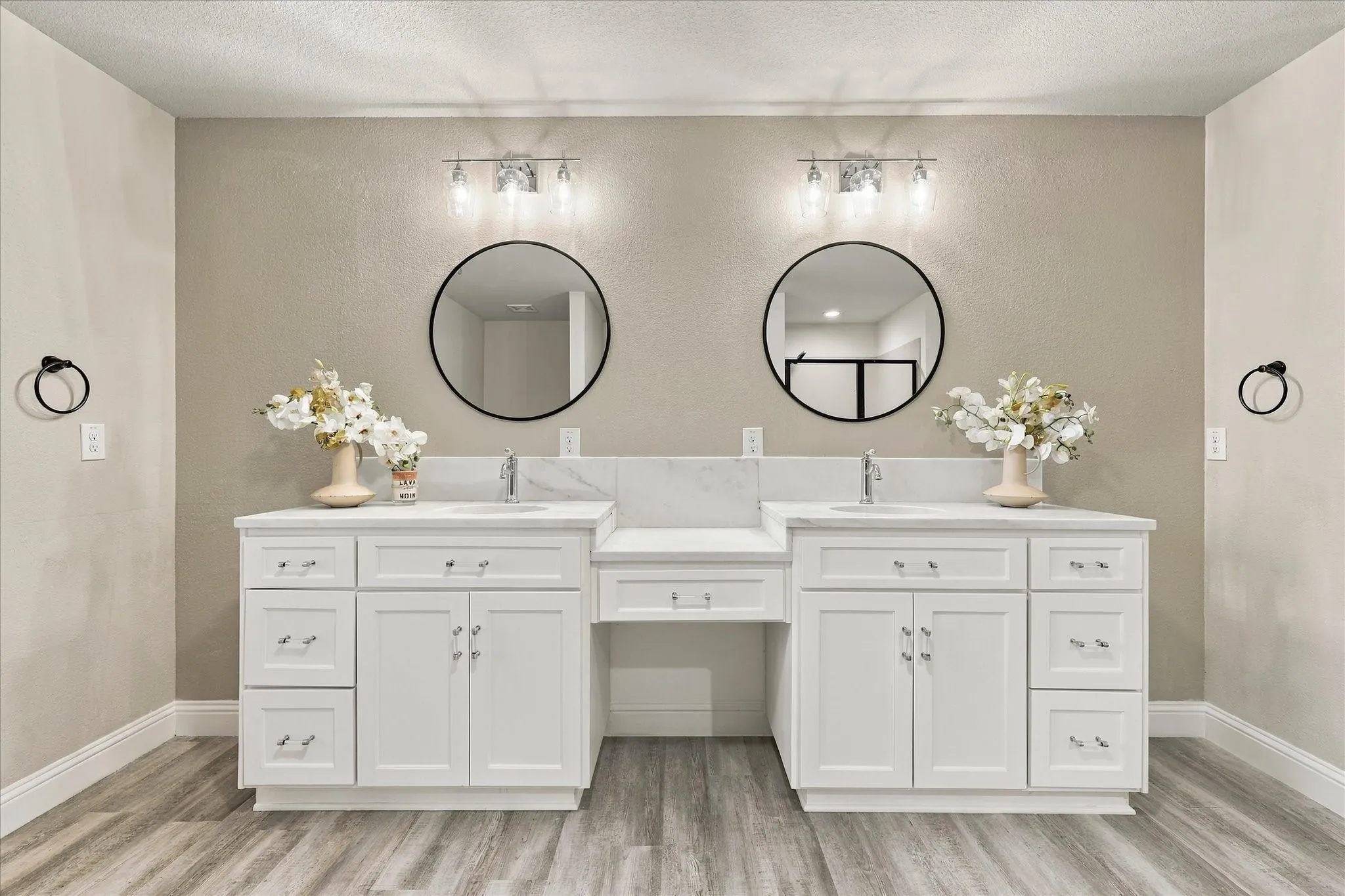 Single Family Residence For Sale in Tarrant County , 3109 Spotted Fawn Drive, Fort Worth, Texas 76108, 3 Bedroom, 3 Bathroom, 2 Garage spaces, 2,600 Sqft, built in 2019, mls#21392959, Real Estate Agent in Fort Worth, Homes For Sale in Tarrant county, Homes For Sale in Fort Worth, Realtor in Fort Worth Texas, Real Estate Brokerage Independent Realty Texas, Luminita Cordes Realtor