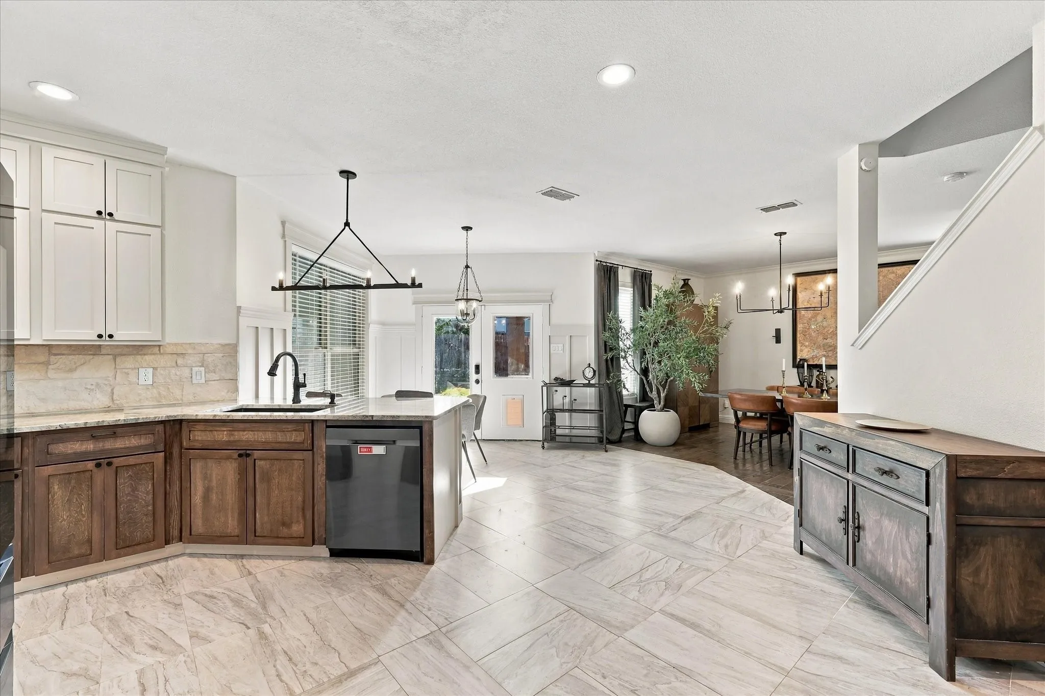Single Family Residence For Sale in Tarrant County , 3109 Spotted Fawn Drive, Fort Worth, Texas 76108, 3 Bedroom, 3 Bathroom, 2 Garage spaces, 2,600 Sqft, built in 2019, mls#21392959, Real Estate Agent in Fort Worth, Homes For Sale in Tarrant county, Homes For Sale in Fort Worth, Realtor in Fort Worth Texas, Real Estate Brokerage Independent Realty Texas, Luminita Cordes Realtor