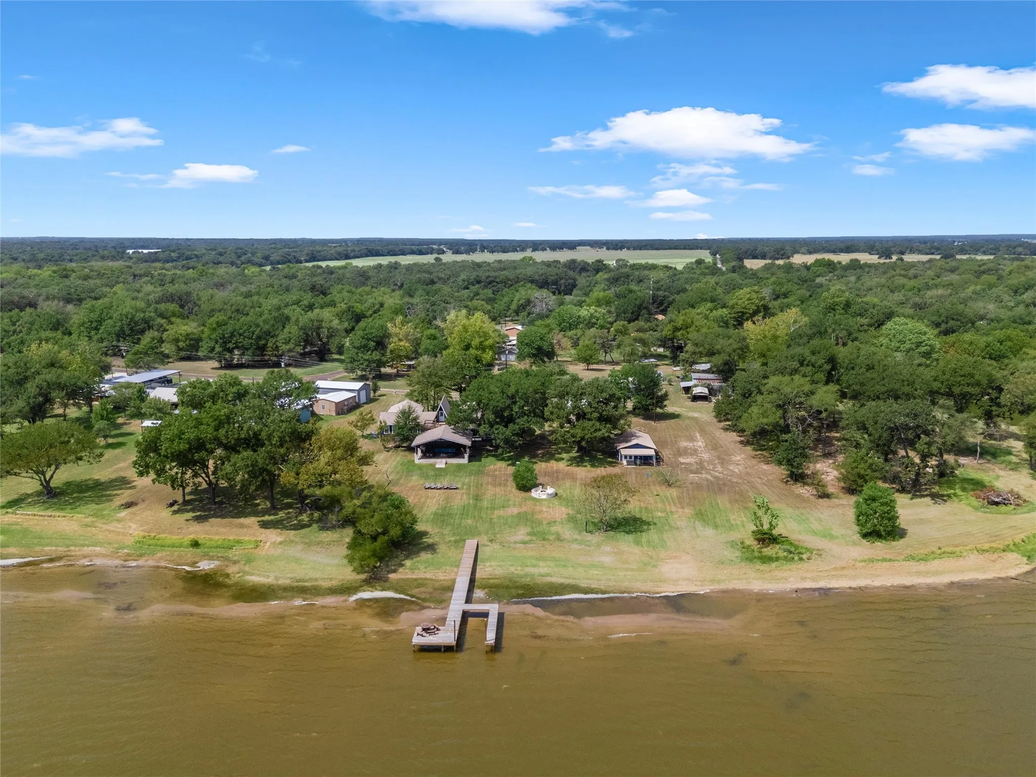Single Family Residence For Sale in Limestone County , 112 Lcr 752b, Groesbeck, Texas 76642, 5 Bedroom, 3 Bathroom, Garage spaces, 3,735 Sqft, built in 1990, mls#21389766, Real Estate Agent in Groesbeck, Homes For Sale in Limestone county, Homes For Sale in Groesbeck, Realtor in Groesbeck Texas, Real Estate Brokerage Independent Realty Texas, Luminita Cordes Realtor