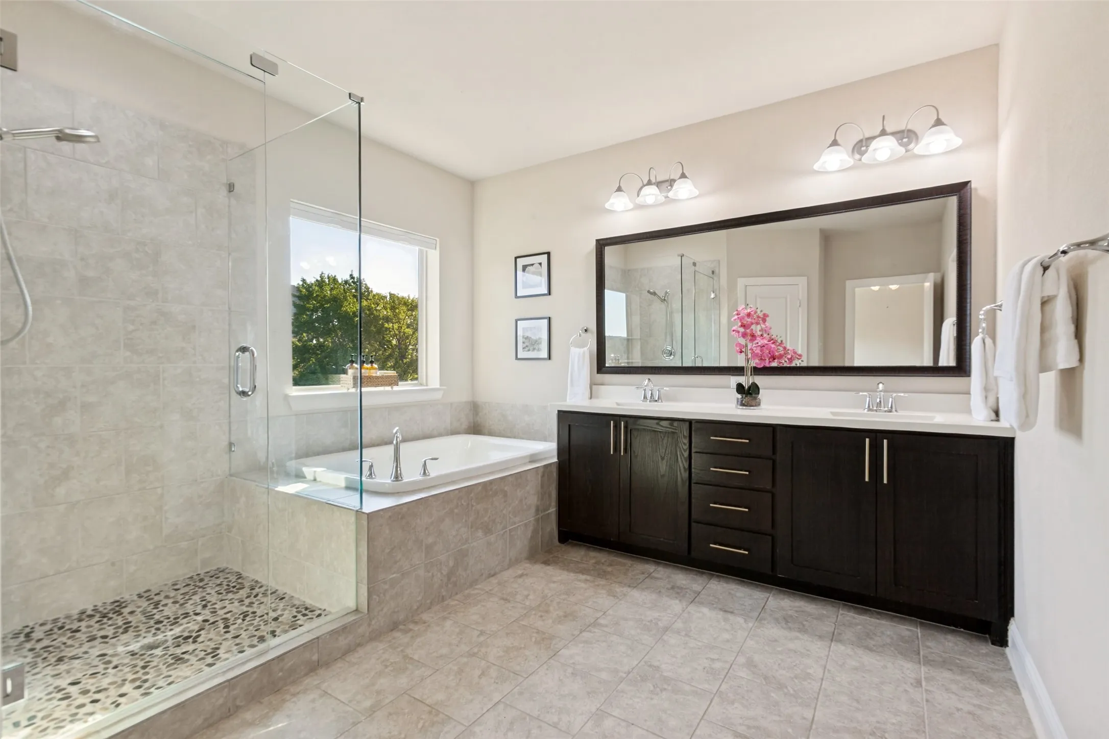 Single Family Residence For Sale in Dallas County , 2124 Meridian Way, Richardson, Texas 75080, 4 Bedroom, 3 Bathroom, 3 Garage spaces, 2,896 Sqft, built in 2013, mls#21388280, Real Estate Agent in Richardson, Homes For Sale in Dallas county, Homes For Sale in Richardson, Realtor in Richardson Texas, Real Estate Brokerage Independent Realty Texas, Luminita Cordes Realtor