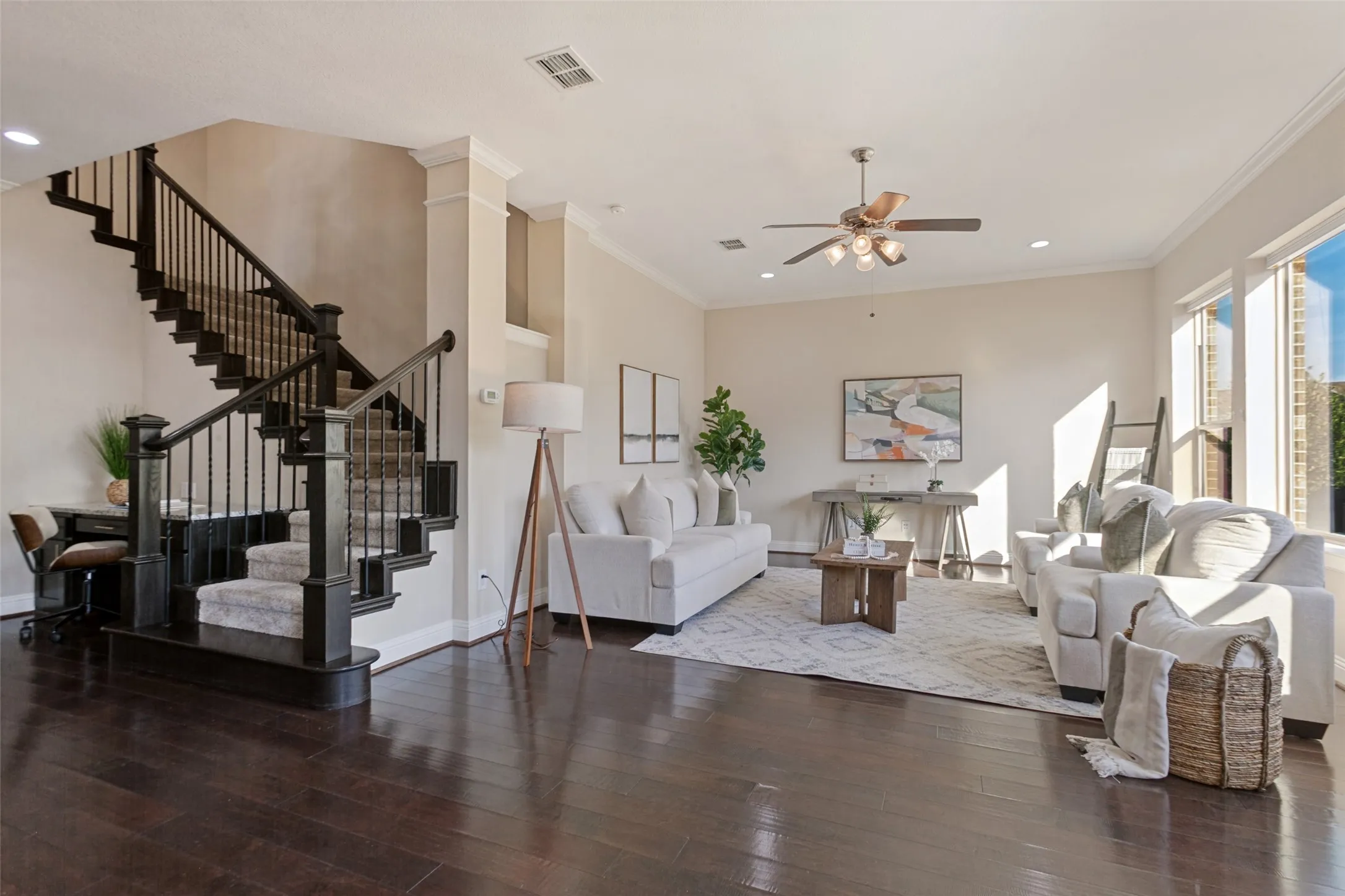 Single Family Residence For Sale in Dallas County , 2124 Meridian Way, Richardson, Texas 75080, 4 Bedroom, 3 Bathroom, 3 Garage spaces, 2,896 Sqft, built in 2013, mls#21388280, Real Estate Agent in Richardson, Homes For Sale in Dallas county, Homes For Sale in Richardson, Realtor in Richardson Texas, Real Estate Brokerage Independent Realty Texas, Luminita Cordes Realtor
