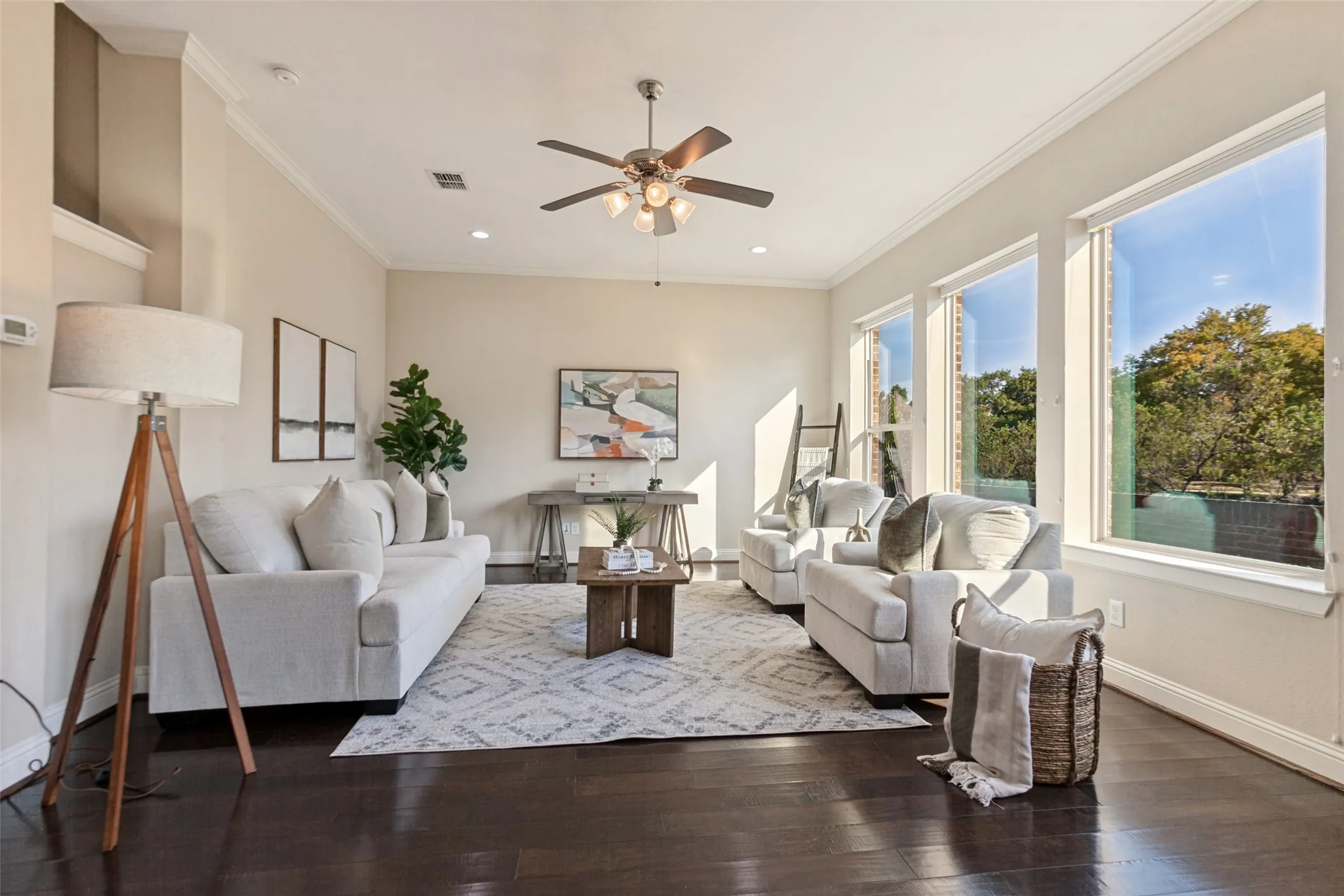 Single Family Residence For Sale in Dallas County , 2124 Meridian Way, Richardson, Texas 75080, 4 Bedroom, 3 Bathroom, 3 Garage spaces, 2,896 Sqft, built in 2013, mls#21388280, Real Estate Agent in Richardson, Homes For Sale in Dallas county, Homes For Sale in Richardson, Realtor in Richardson Texas, Real Estate Brokerage Independent Realty Texas, Luminita Cordes Realtor