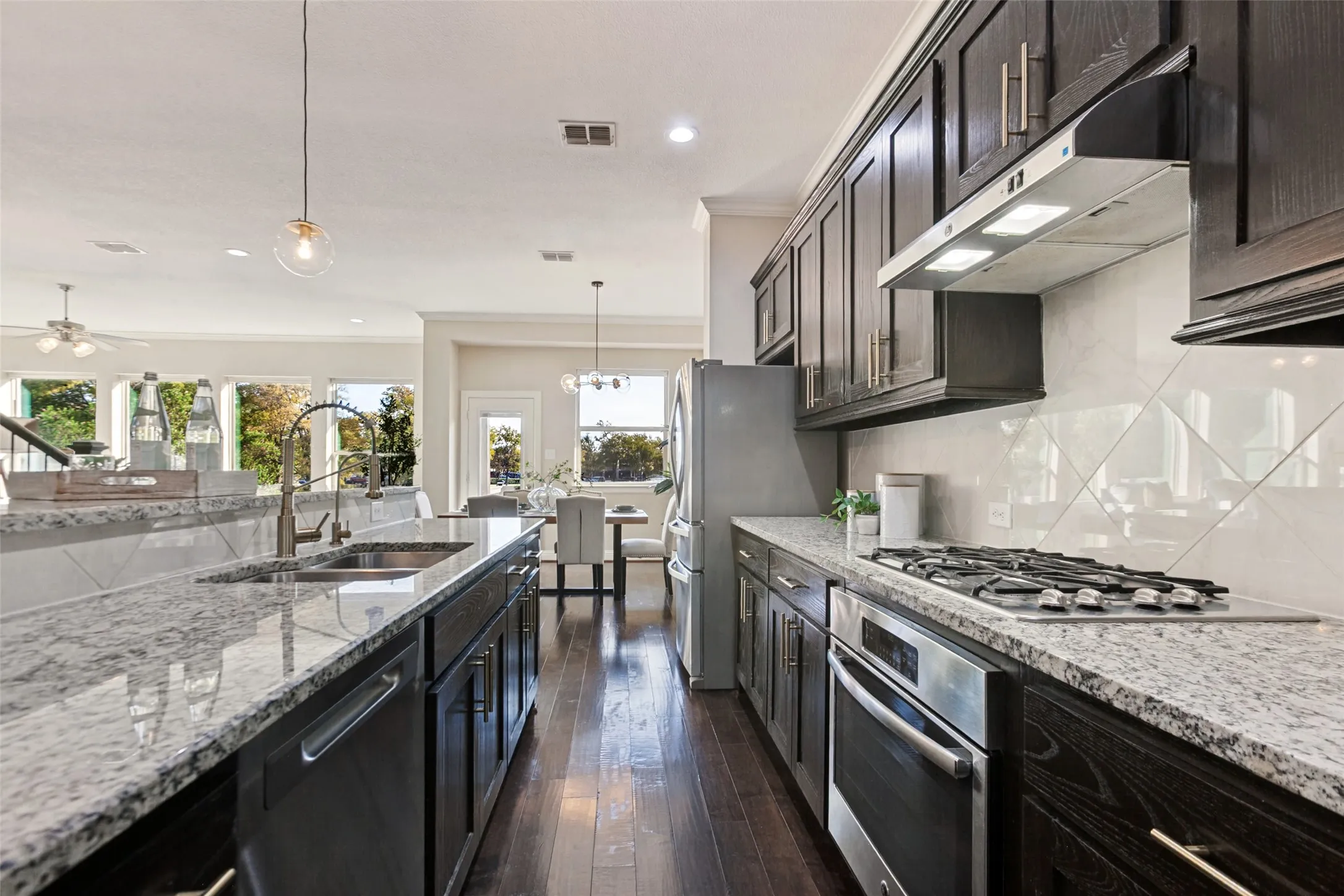 Single Family Residence For Sale in Dallas County , 2124 Meridian Way, Richardson, Texas 75080, 4 Bedroom, 3 Bathroom, 3 Garage spaces, 2,896 Sqft, built in 2013, mls#21388280, Real Estate Agent in Richardson, Homes For Sale in Dallas county, Homes For Sale in Richardson, Realtor in Richardson Texas, Real Estate Brokerage Independent Realty Texas, Luminita Cordes Realtor