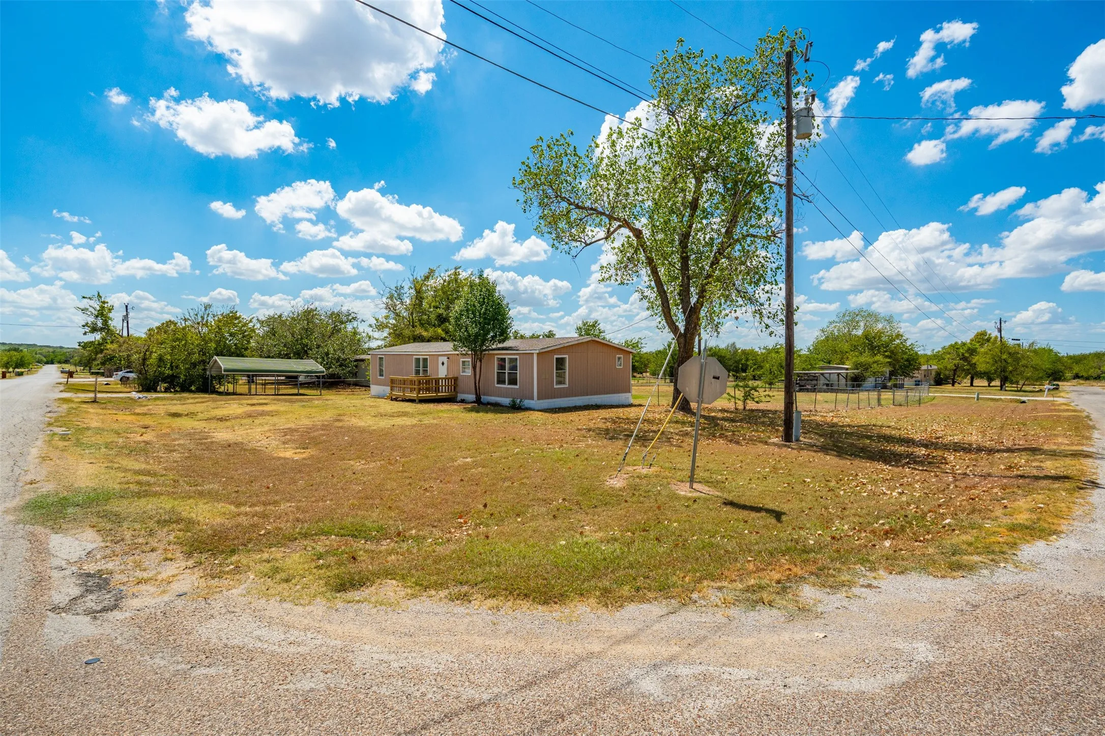 Manufactured Home For Sale in Johnson County , 7205 Walden Drive, Joshua, Texas 76058, 3 Bedroom, 2 Bathroom, Garage spaces, 1,344 Sqft, built in 1980, mls#21394111, Real Estate Agent in Joshua, Homes For Sale in Johnson county, Homes For Sale in Joshua, Realtor in Joshua Texas, Real Estate Brokerage Independent Realty Texas, Luminita Cordes Realtor