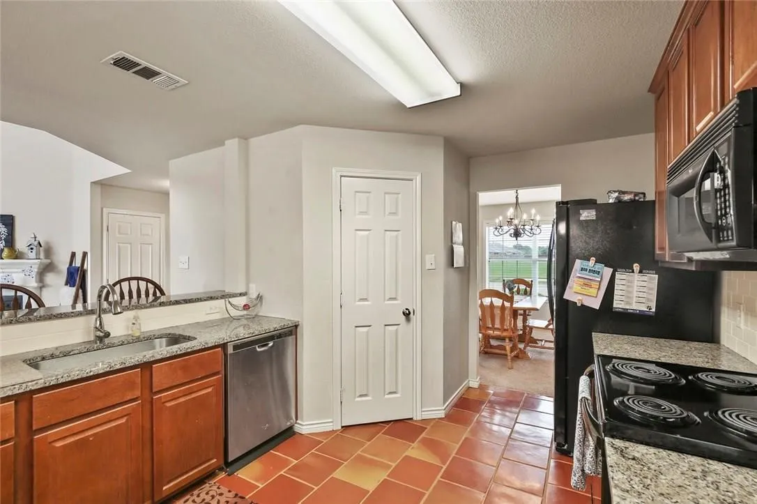 Single Family Residence For Rent in Denton County , 234 Pecos Trail, Cross Roads, Texas 76227, 3 Bedroom, 3 Bathroom, 2 Garage spaces, 1,804 Sqft, built in 2006, mls#21391773, Real Estate Agent in Cross Roads, Homes For Rent in Denton county, Homes For Rent in Cross Roads, Realtor in Cross Roads Texas, Real Estate Brokerage Independent Realty Texas, Luminita Cordes Realtor