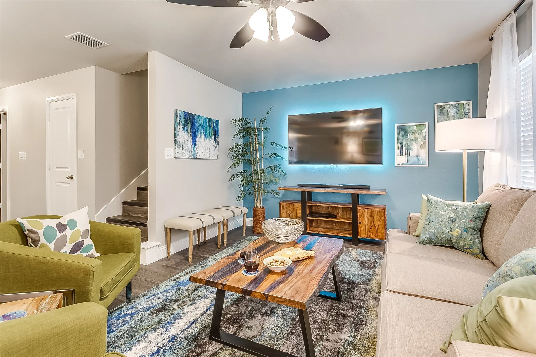 Duplex For Rent in Denton County , 3817 Huntington Drive, Denton, Texas 76209, 3 Bedroom, 3 Bathroom, 1 Garage spaces, 1,712 Sqft, built in 2020, mls#21390774, Real Estate Agent in Denton, Homes For Rent in Denton county, Homes For Rent in Denton, Realtor in Denton Texas, Real Estate Brokerage Independent Realty Texas, Luminita Cordes Realtor