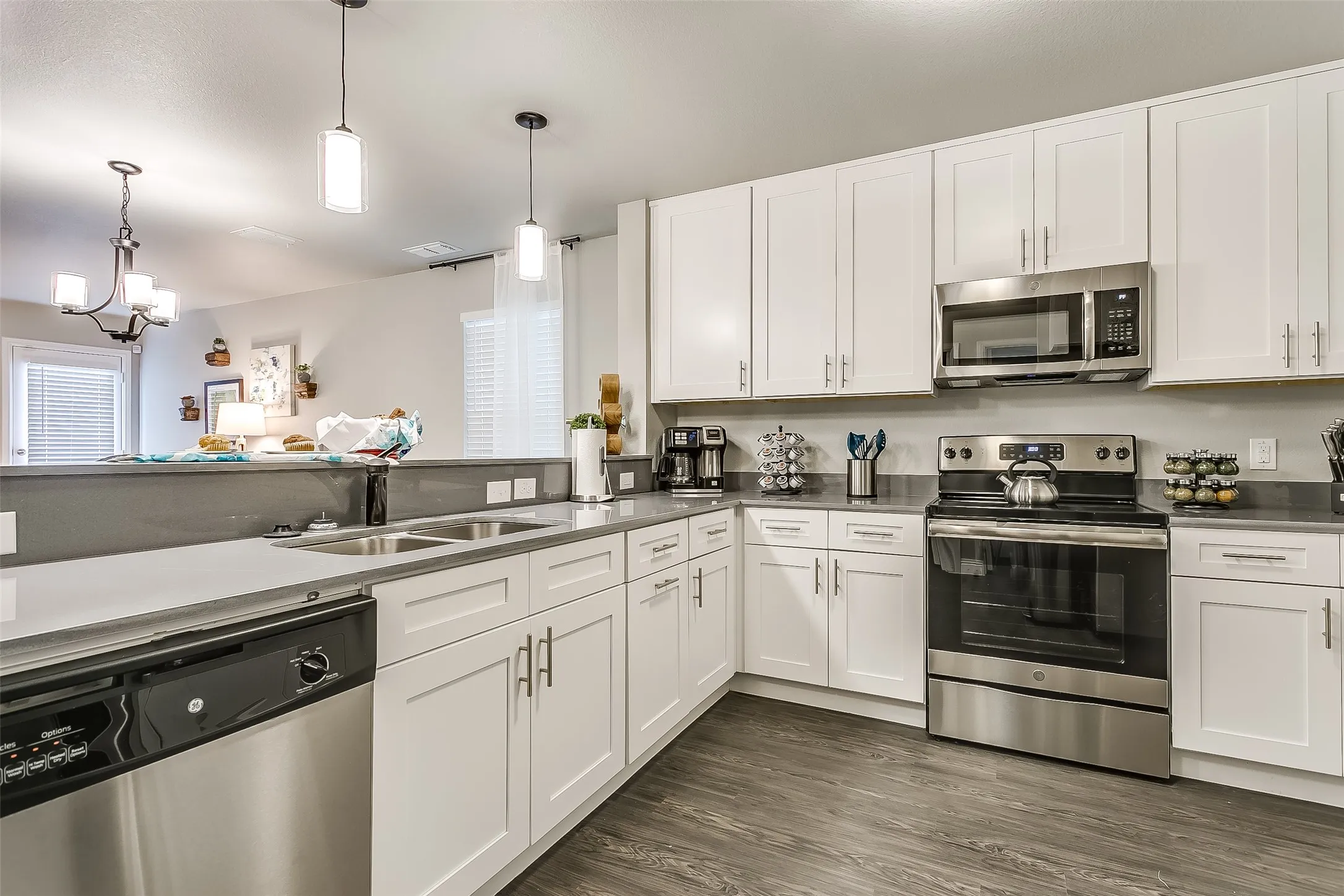 Duplex For Rent in Denton County , 3817 Huntington Drive, Denton, Texas 76209, 3 Bedroom, 3 Bathroom, 1 Garage spaces, 1,712 Sqft, built in 2020, mls#21390774, Real Estate Agent in Denton, Homes For Rent in Denton county, Homes For Rent in Denton, Realtor in Denton Texas, Real Estate Brokerage Independent Realty Texas, Luminita Cordes Realtor