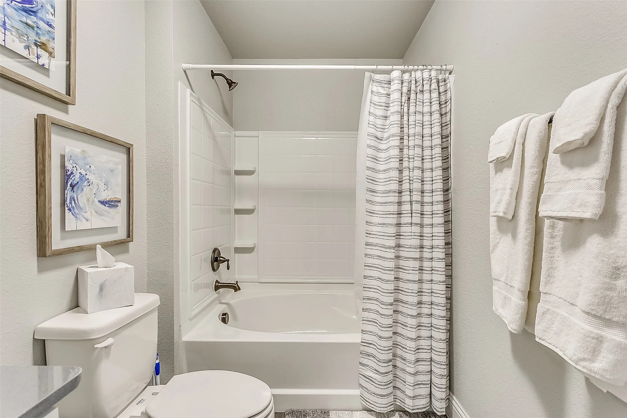 Duplex For Rent in Denton County , 3817 Huntington Drive, Denton, Texas 76209, 3 Bedroom, 3 Bathroom, 1 Garage spaces, 1,712 Sqft, built in 2020, mls#21390774, Real Estate Agent in Denton, Homes For Rent in Denton county, Homes For Rent in Denton, Realtor in Denton Texas, Real Estate Brokerage Independent Realty Texas, Luminita Cordes Realtor