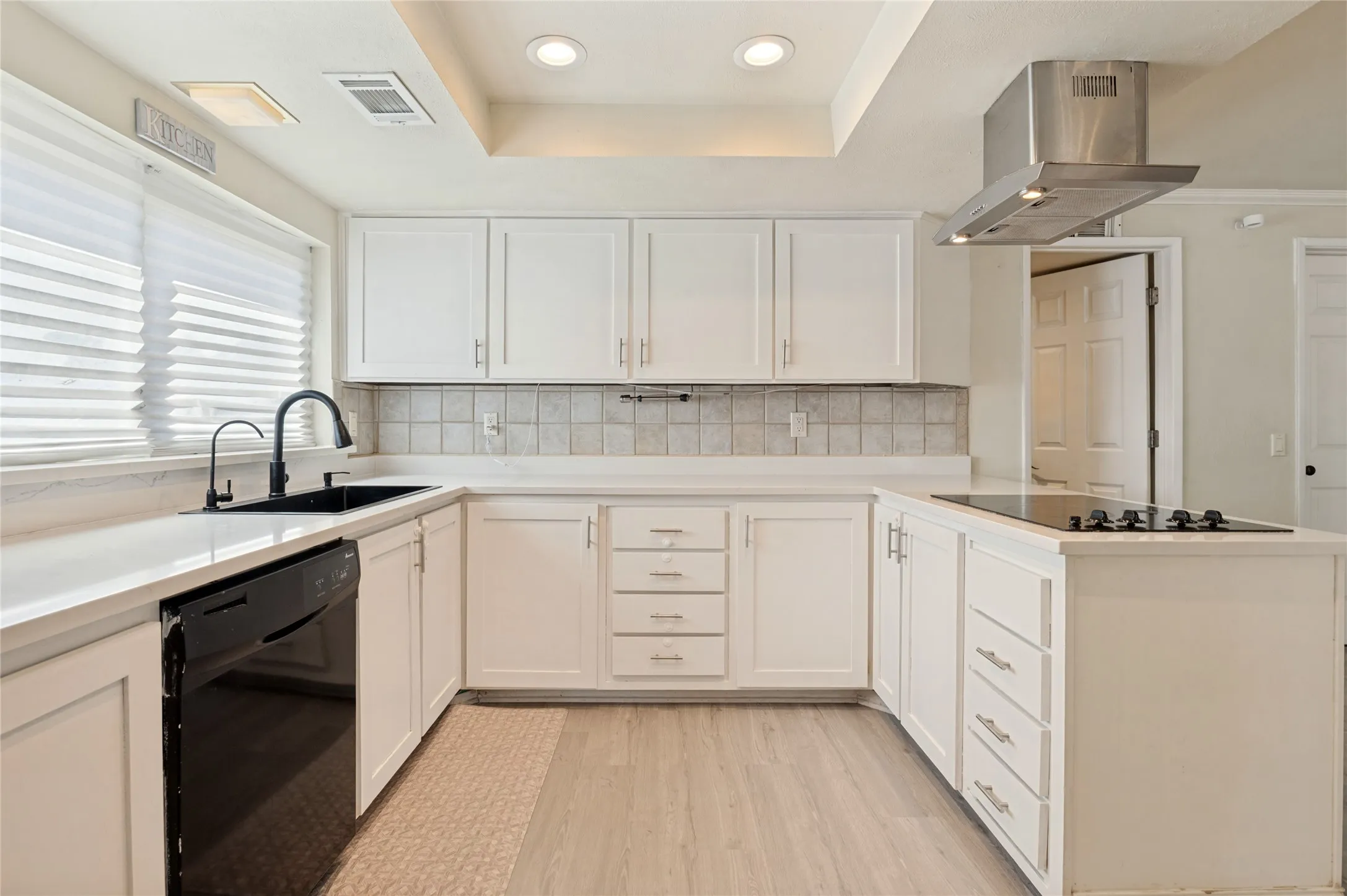 Single Family Residence For Sale in Dallas County , 1301 Hillsdale Drive, Richardson, Texas 75081, 4 Bedroom, 4 Bathroom, 2 Garage spaces, 2,311 Sqft, built in 1971, mls#21394152, Real Estate Agent in Richardson, Homes For Sale in Dallas county, Homes For Sale in Richardson, Realtor in Richardson Texas, Real Estate Brokerage Independent Realty Texas, Luminita Cordes Realtor