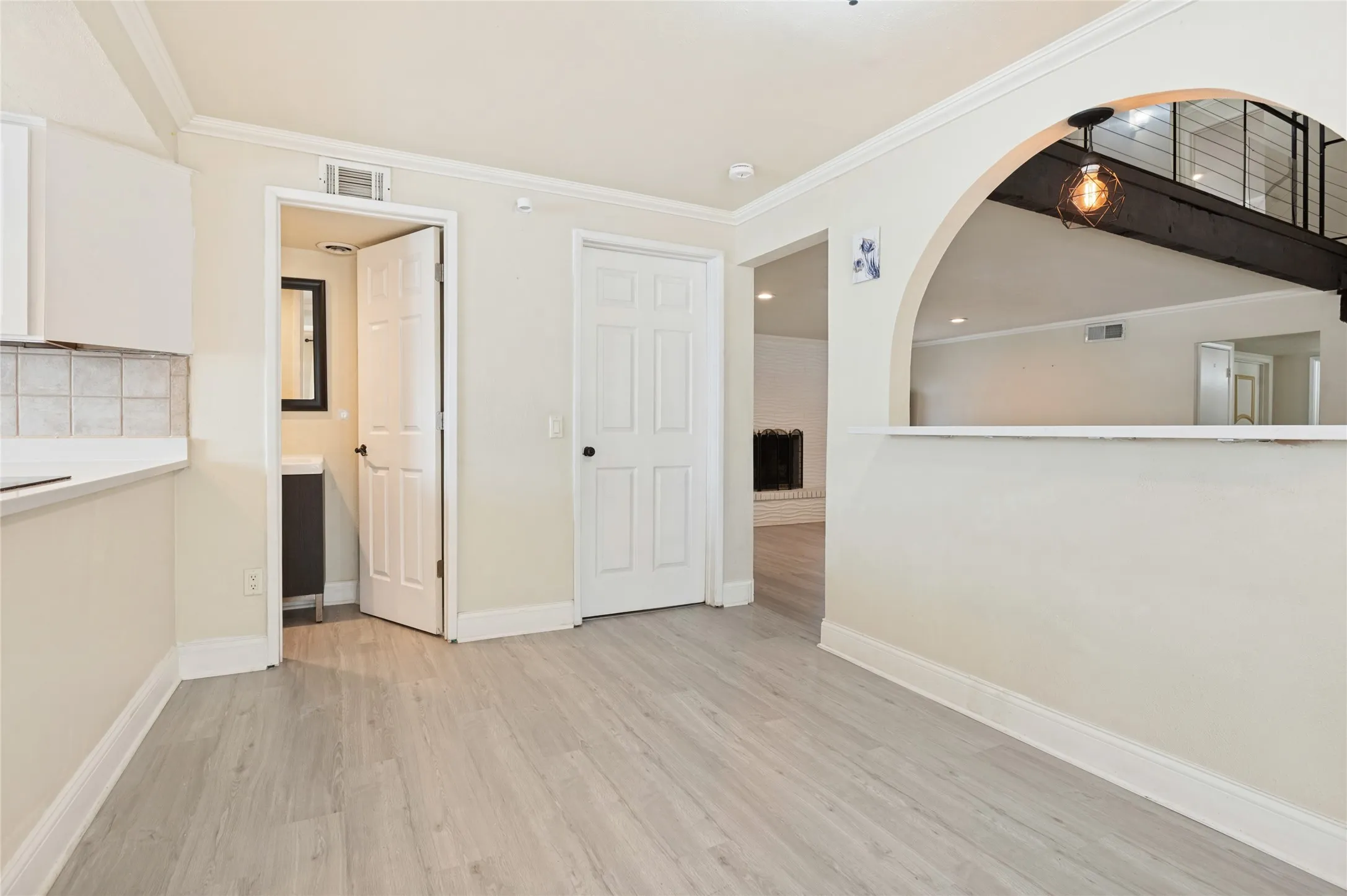 Single Family Residence For Sale in Dallas County , 1301 Hillsdale Drive, Richardson, Texas 75081, 4 Bedroom, 4 Bathroom, 2 Garage spaces, 2,311 Sqft, built in 1971, mls#21394152, Real Estate Agent in Richardson, Homes For Sale in Dallas county, Homes For Sale in Richardson, Realtor in Richardson Texas, Real Estate Brokerage Independent Realty Texas, Luminita Cordes Realtor