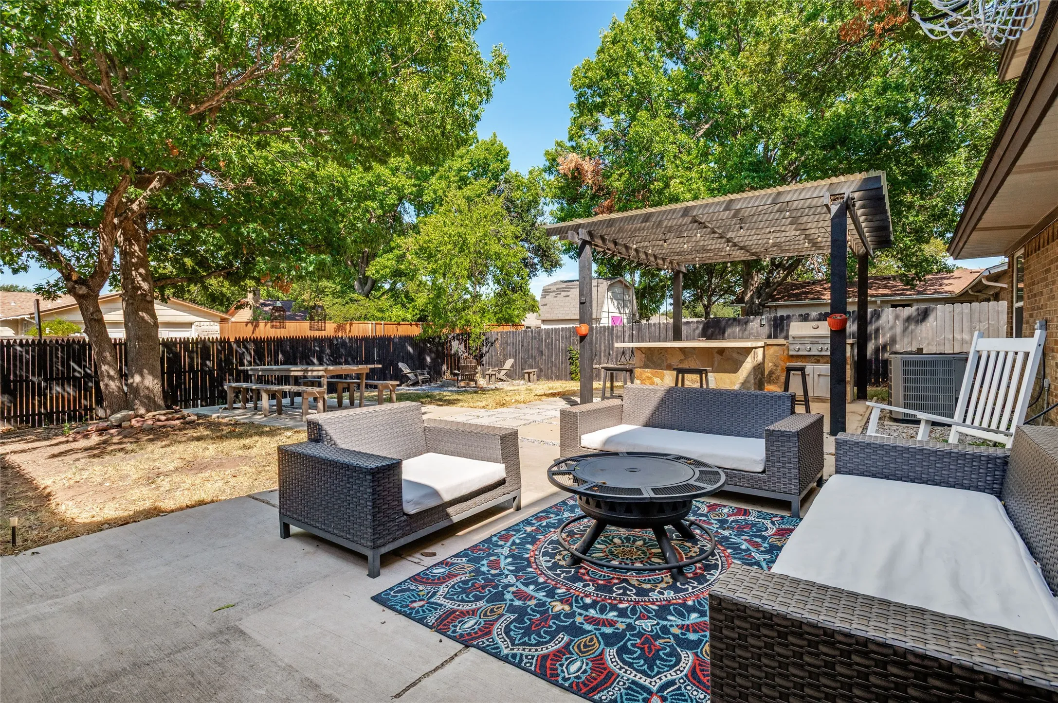 Single Family Residence For Sale in Dallas County , 1301 Hillsdale Drive, Richardson, Texas 75081, 4 Bedroom, 4 Bathroom, 2 Garage spaces, 2,311 Sqft, built in 1971, mls#21394152, Real Estate Agent in Richardson, Homes For Sale in Dallas county, Homes For Sale in Richardson, Realtor in Richardson Texas, Real Estate Brokerage Independent Realty Texas, Luminita Cordes Realtor