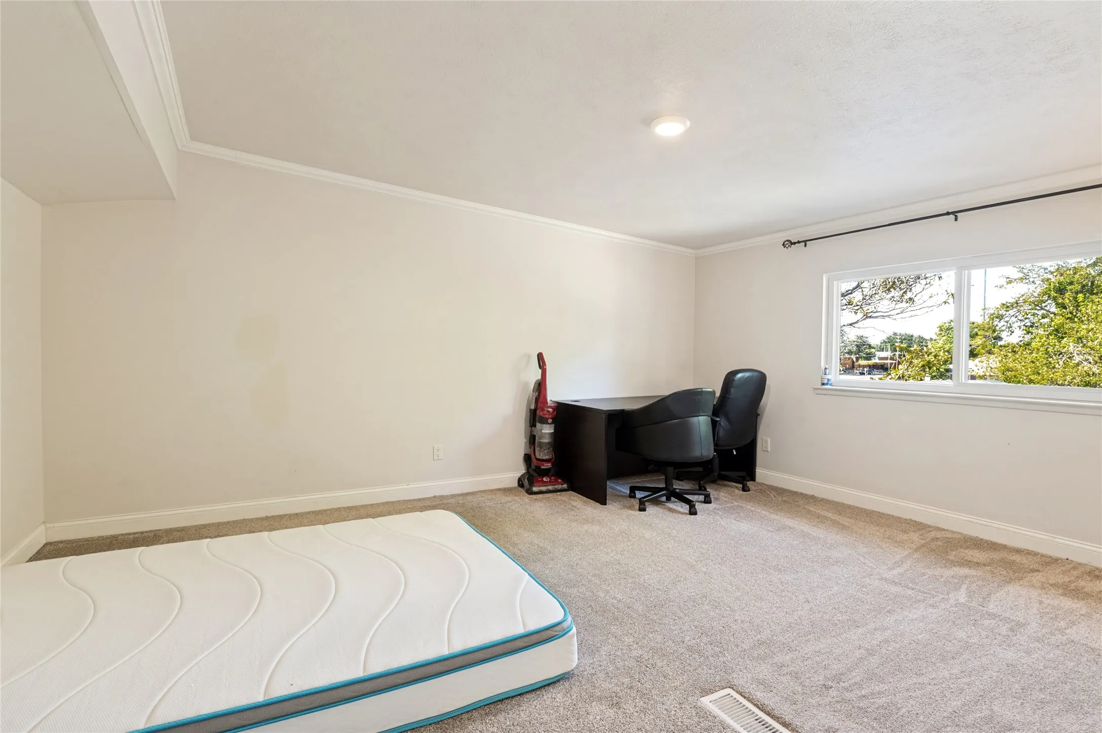 Single Family Residence For Sale in Dallas County , 1301 Hillsdale Drive, Richardson, Texas 75081, 4 Bedroom, 4 Bathroom, 2 Garage spaces, 2,311 Sqft, built in 1971, mls#21394152, Real Estate Agent in Richardson, Homes For Sale in Dallas county, Homes For Sale in Richardson, Realtor in Richardson Texas, Real Estate Brokerage Independent Realty Texas, Luminita Cordes Realtor