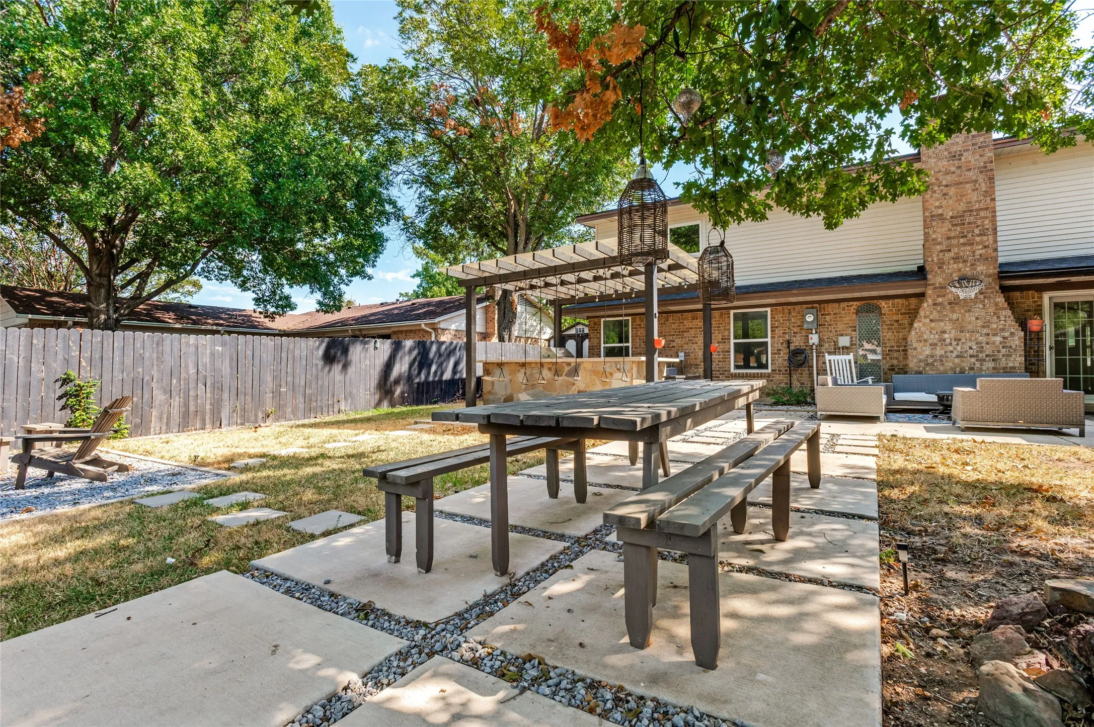 Single Family Residence For Sale in Dallas County , 1301 Hillsdale Drive, Richardson, Texas 75081, 4 Bedroom, 4 Bathroom, 2 Garage spaces, 2,311 Sqft, built in 1971, mls#21394152, Real Estate Agent in Richardson, Homes For Sale in Dallas county, Homes For Sale in Richardson, Realtor in Richardson Texas, Real Estate Brokerage Independent Realty Texas, Luminita Cordes Realtor