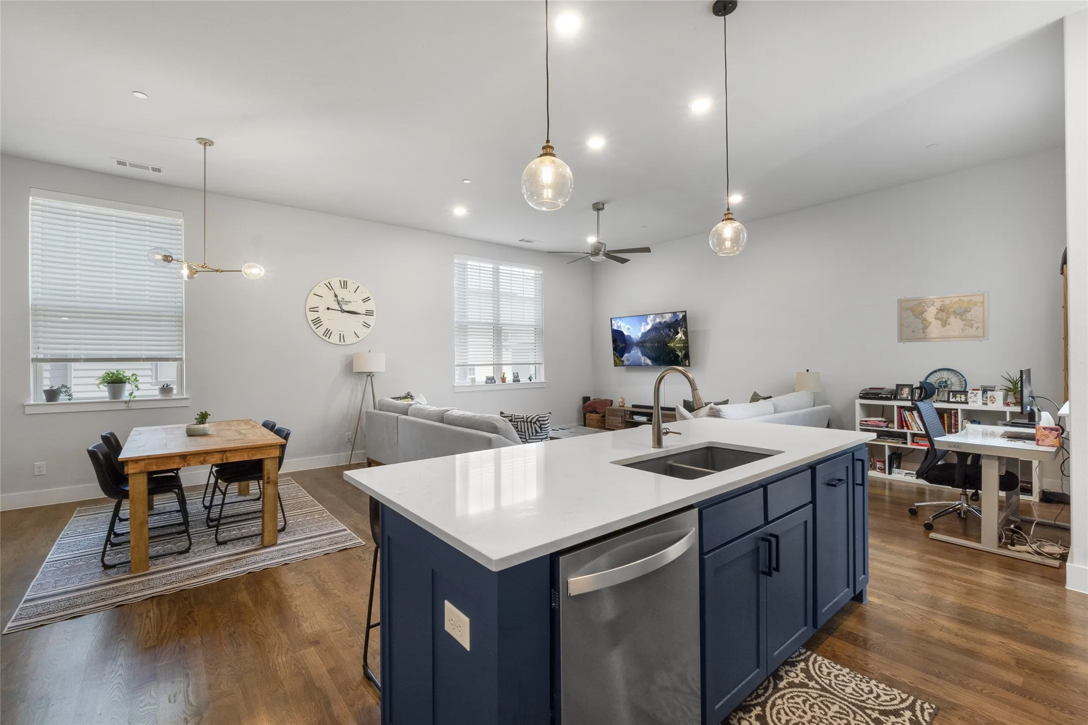 Townhouse For Rent in Dallas County , 621 N Tyler Street 202, Dallas, Texas 75208, 2 Bedroom, 3 Bathroom, 2 Garage spaces, 2,163 Sqft, built in 2020, mls#21391156, Real Estate Agent in Dallas, Homes For Rent in Dallas county, Homes For Rent in Dallas, Realtor in Dallas Texas, Real Estate Brokerage Independent Realty Texas, Luminita Cordes Realtor