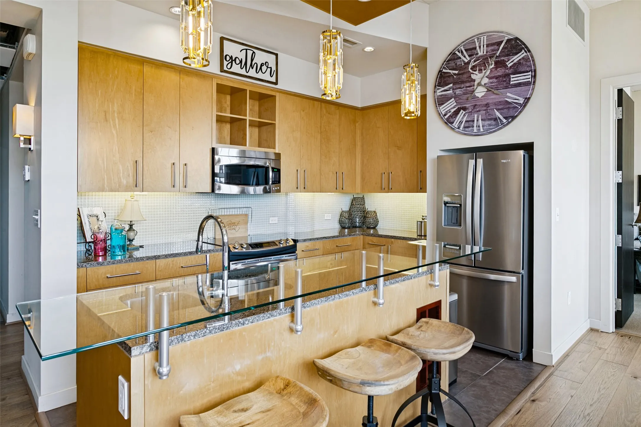 Condominium For Sale in Tarrant County , 2600 W 7th Street 2540, Fort Worth, Texas 76107, 2 Bedroom, 3 Bathroom, 2 Garage spaces, 1,654 Sqft, built in 1928, mls#21390773, Real Estate Agent in Fort Worth, Homes For Sale in Tarrant county, Homes For Sale in Fort Worth, Realtor in Fort Worth Texas, Real Estate Brokerage Independent Realty Texas, Luminita Cordes Realtor