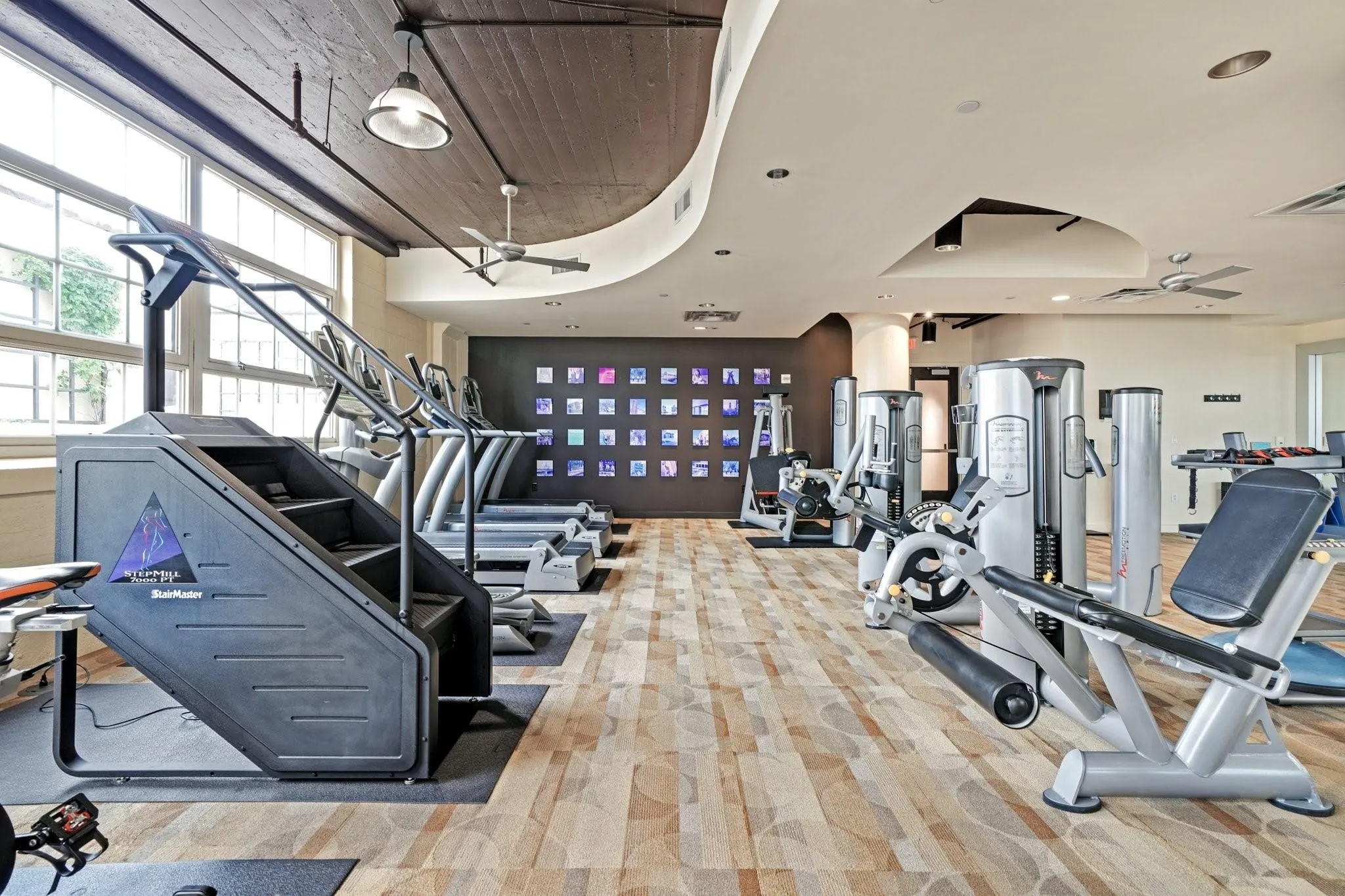 Condominium For Sale in Tarrant County , 2600 W 7th Street 2540, Fort Worth, Texas 76107, 2 Bedroom, 3 Bathroom, 2 Garage spaces, 1,654 Sqft, built in 1928, mls#21390773, Real Estate Agent in Fort Worth, Homes For Sale in Tarrant county, Homes For Sale in Fort Worth, Realtor in Fort Worth Texas, Real Estate Brokerage Independent Realty Texas, Luminita Cordes Realtor
