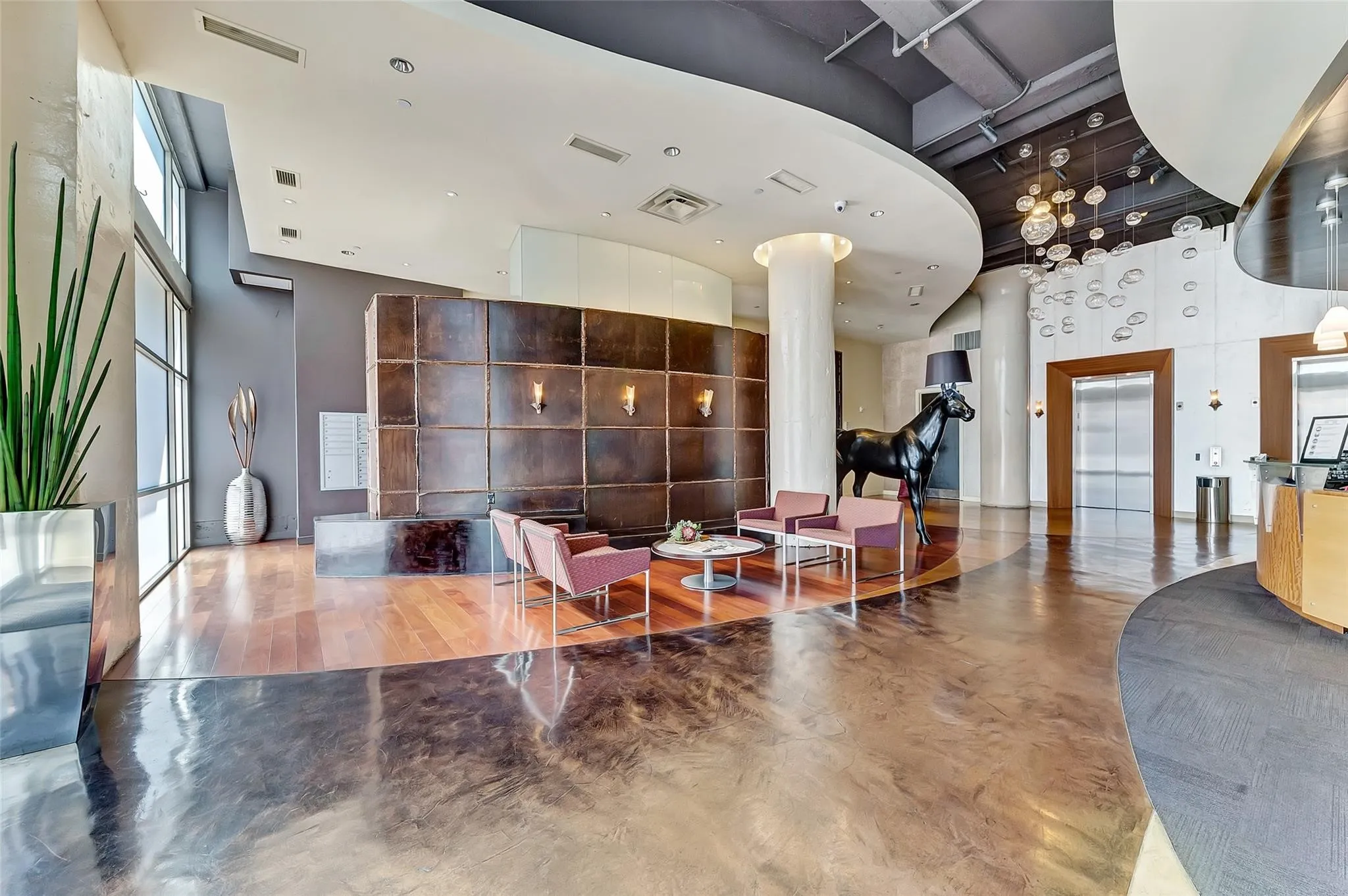 Condominium For Sale in Tarrant County , 2600 W 7th Street 2540, Fort Worth, Texas 76107, 2 Bedroom, 3 Bathroom, 2 Garage spaces, 1,654 Sqft, built in 1928, mls#21390773, Real Estate Agent in Fort Worth, Homes For Sale in Tarrant county, Homes For Sale in Fort Worth, Realtor in Fort Worth Texas, Real Estate Brokerage Independent Realty Texas, Luminita Cordes Realtor