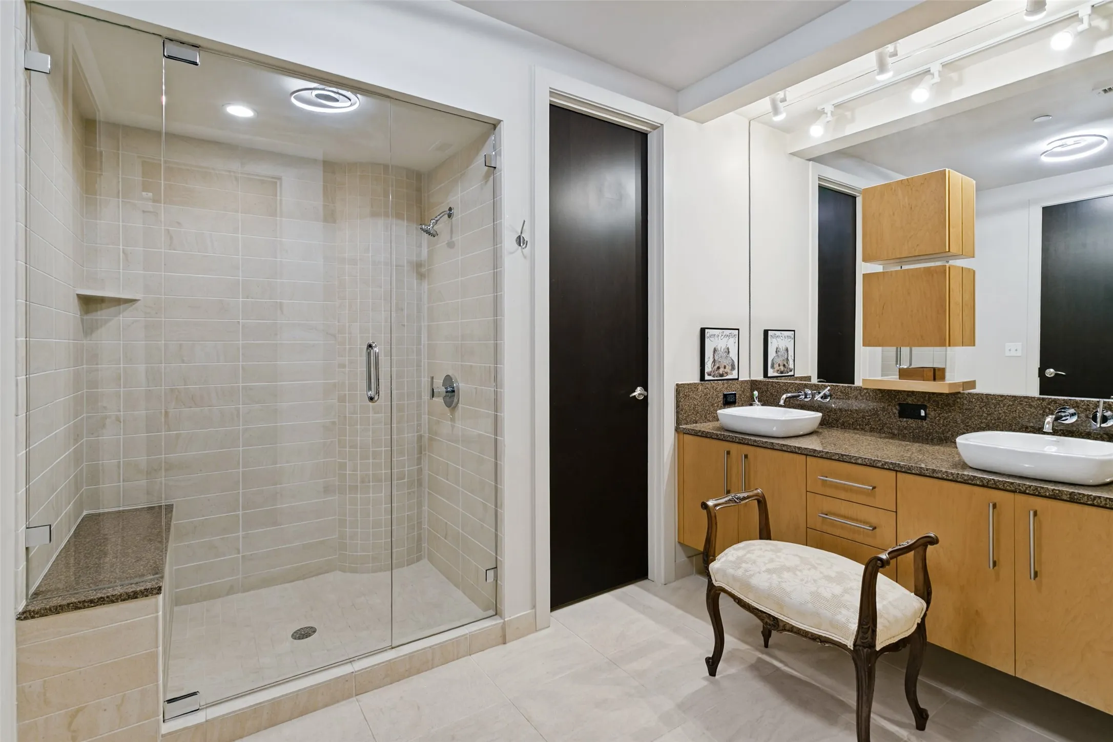 Condominium For Sale in Tarrant County , 2600 W 7th Street 2540, Fort Worth, Texas 76107, 2 Bedroom, 3 Bathroom, 2 Garage spaces, 1,654 Sqft, built in 1928, mls#21390773, Real Estate Agent in Fort Worth, Homes For Sale in Tarrant county, Homes For Sale in Fort Worth, Realtor in Fort Worth Texas, Real Estate Brokerage Independent Realty Texas, Luminita Cordes Realtor