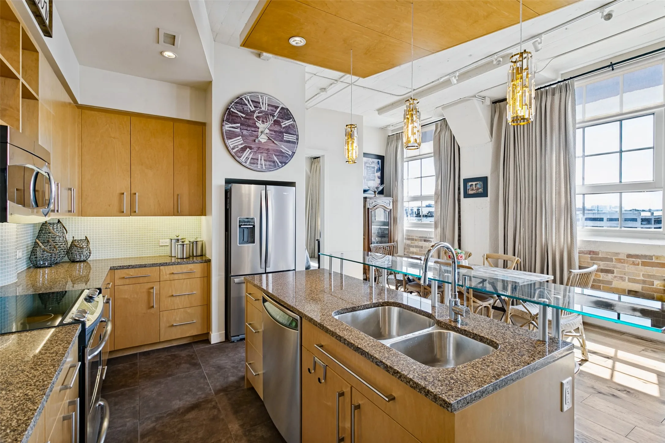 Condominium For Sale in Tarrant County , 2600 W 7th Street 2540, Fort Worth, Texas 76107, 2 Bedroom, 3 Bathroom, 2 Garage spaces, 1,654 Sqft, built in 1928, mls#21390773, Real Estate Agent in Fort Worth, Homes For Sale in Tarrant county, Homes For Sale in Fort Worth, Realtor in Fort Worth Texas, Real Estate Brokerage Independent Realty Texas, Luminita Cordes Realtor