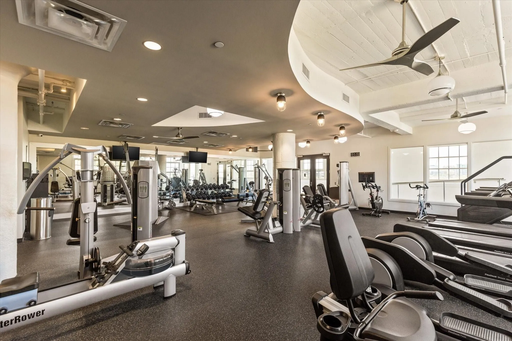 Condominium For Sale in Tarrant County , 2600 W 7th Street 2540, Fort Worth, Texas 76107, 2 Bedroom, 3 Bathroom, 2 Garage spaces, 1,654 Sqft, built in 1928, mls#21390773, Real Estate Agent in Fort Worth, Homes For Sale in Tarrant county, Homes For Sale in Fort Worth, Realtor in Fort Worth Texas, Real Estate Brokerage Independent Realty Texas, Luminita Cordes Realtor
