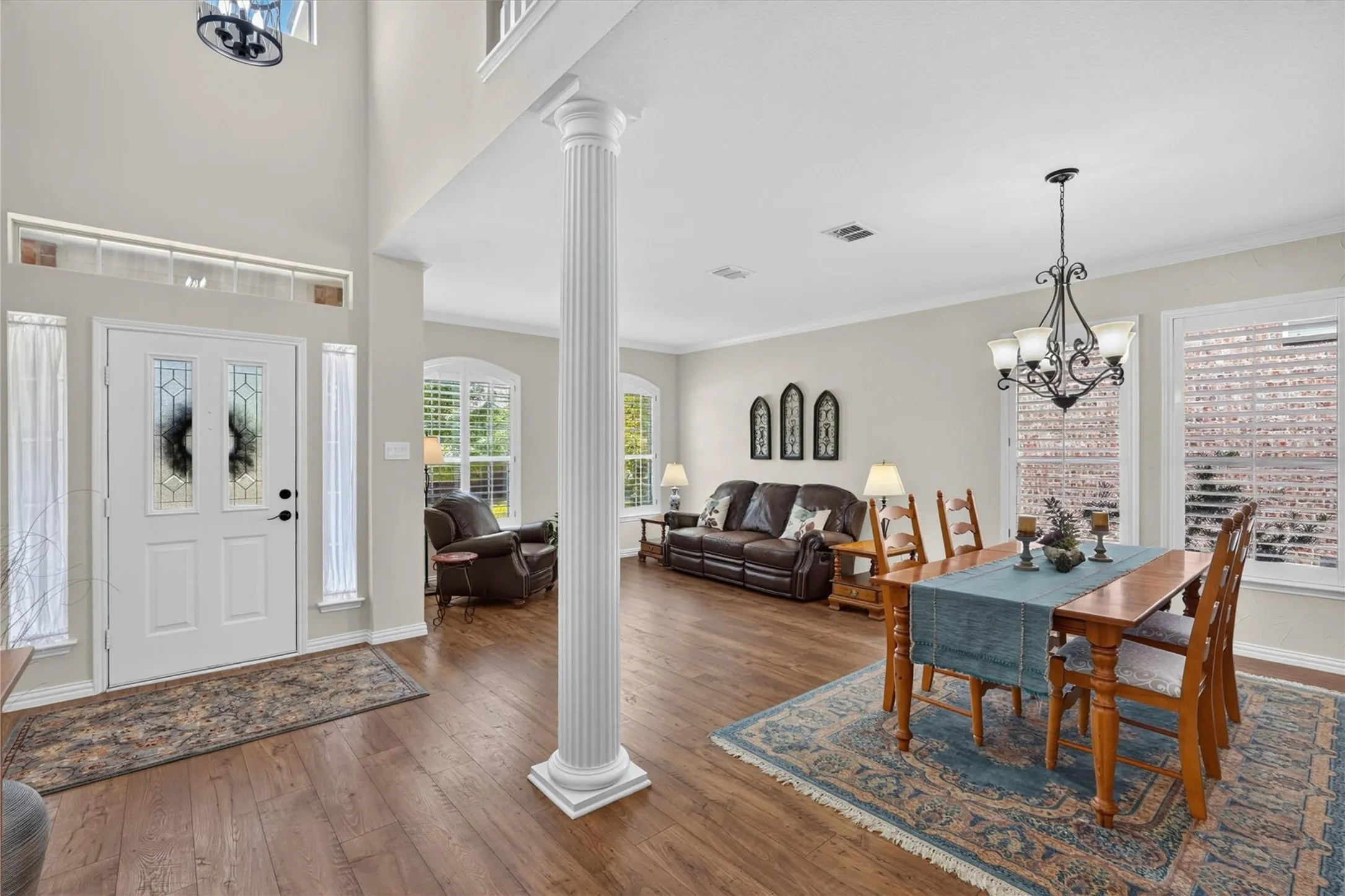 Single Family Residence For Sale in Collin County , 3636 Bent Ridge Drive, Plano, Texas 75074, 3 Bedroom, 3 Bathroom, 2 Garage spaces, 2,920 Sqft, built in 1998, mls#21393032, Real Estate Agent in Plano, Homes For Sale in Collin county, Homes For Sale in Plano, Realtor in Plano Texas, Real Estate Brokerage Independent Realty Texas, Luminita Cordes Realtor
