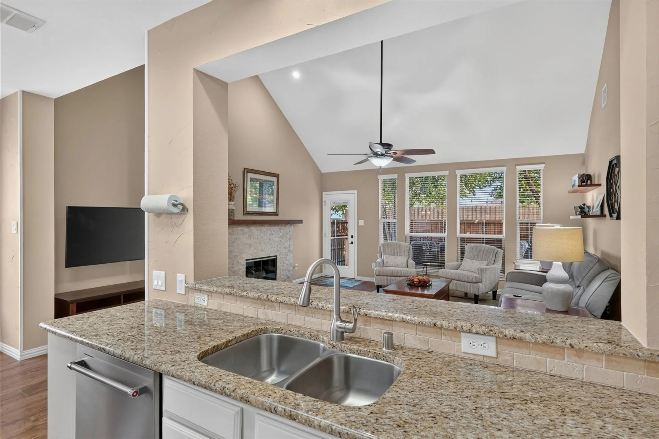 Single Family Residence For Sale in Collin County , 3636 Bent Ridge Drive, Plano, Texas 75074, 3 Bedroom, 3 Bathroom, 2 Garage spaces, 2,920 Sqft, built in 1998, mls#21393032, Real Estate Agent in Plano, Homes For Sale in Collin county, Homes For Sale in Plano, Realtor in Plano Texas, Real Estate Brokerage Independent Realty Texas, Luminita Cordes Realtor