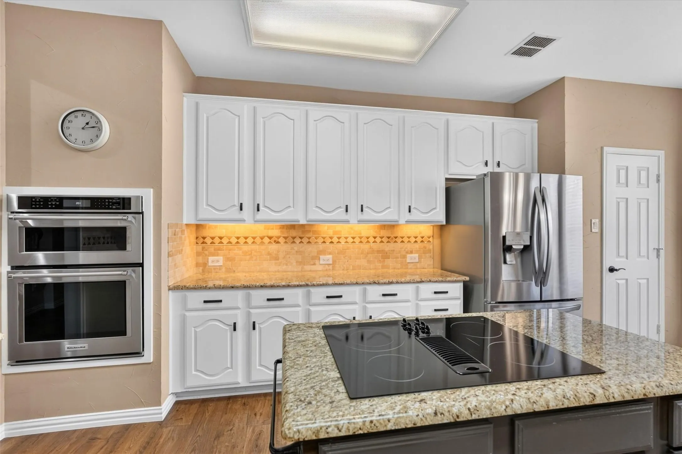 Single Family Residence For Sale in Collin County , 3636 Bent Ridge Drive, Plano, Texas 75074, 3 Bedroom, 3 Bathroom, 2 Garage spaces, 2,920 Sqft, built in 1998, mls#21393032, Real Estate Agent in Plano, Homes For Sale in Collin county, Homes For Sale in Plano, Realtor in Plano Texas, Real Estate Brokerage Independent Realty Texas, Luminita Cordes Realtor