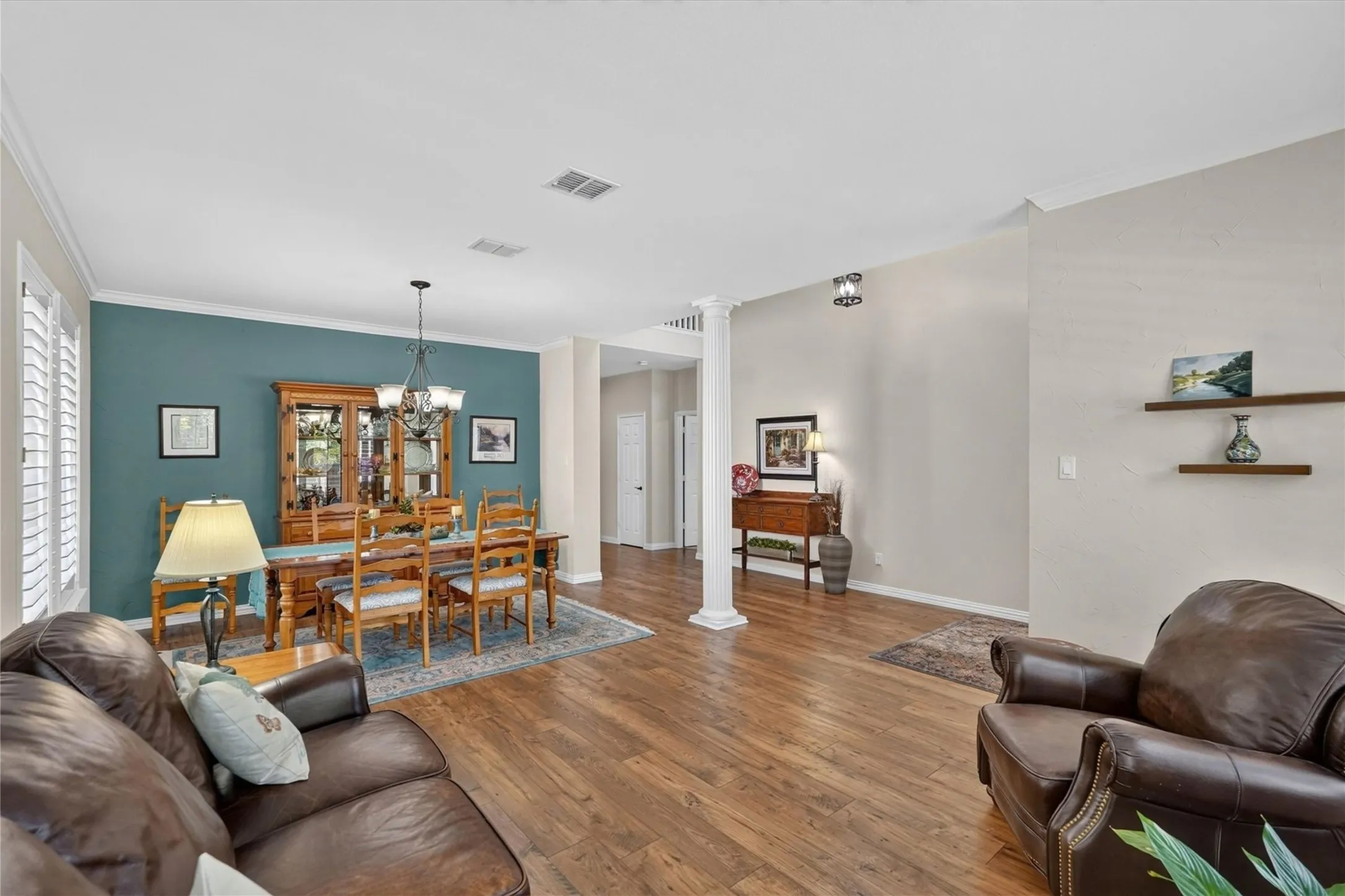 Single Family Residence For Sale in Collin County , 3636 Bent Ridge Drive, Plano, Texas 75074, 3 Bedroom, 3 Bathroom, 2 Garage spaces, 2,920 Sqft, built in 1998, mls#21393032, Real Estate Agent in Plano, Homes For Sale in Collin county, Homes For Sale in Plano, Realtor in Plano Texas, Real Estate Brokerage Independent Realty Texas, Luminita Cordes Realtor