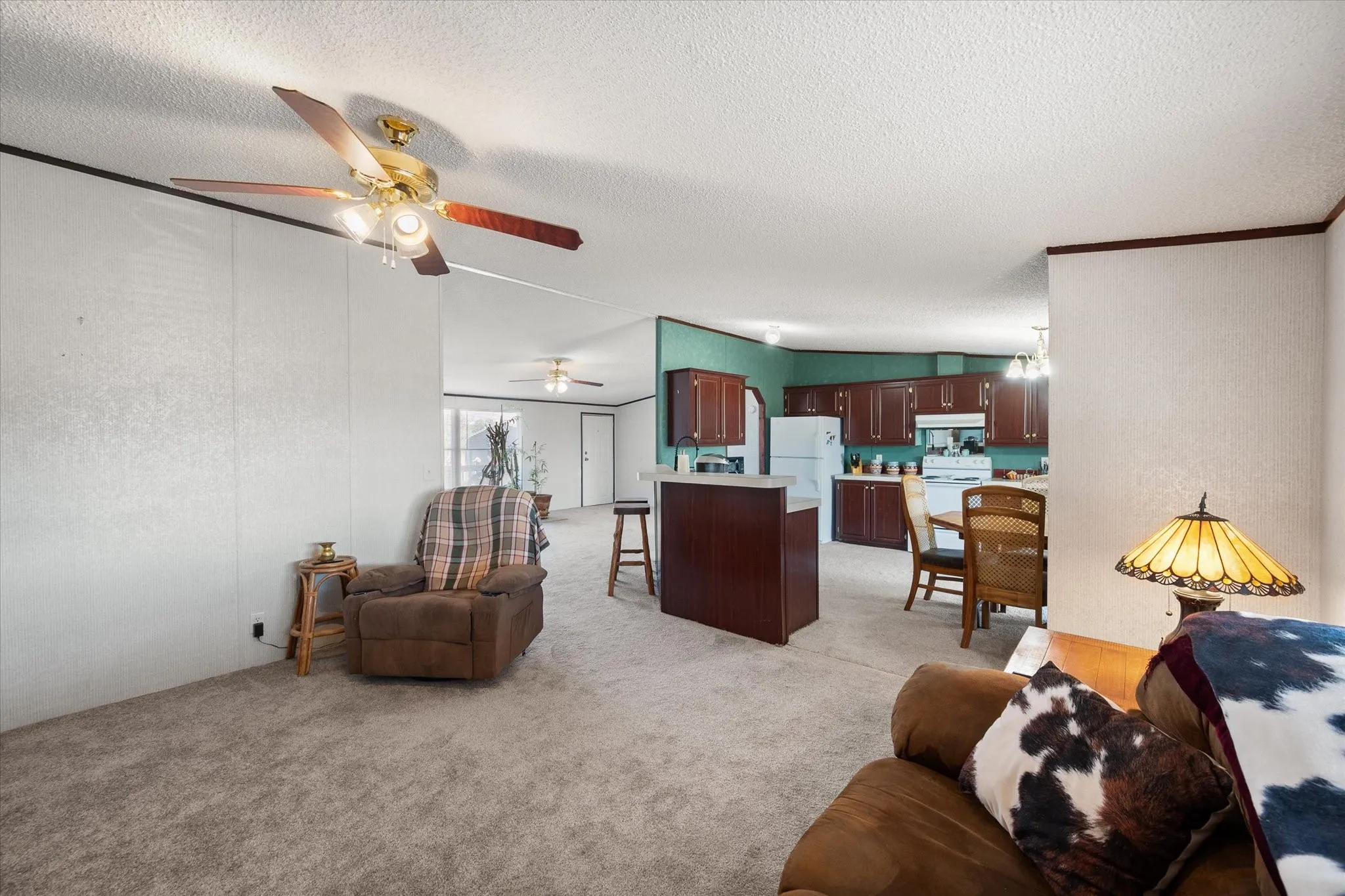 Mobile Home For Sale in Navarro County , 14181 Fm 639, Barry, Texas 75102, 3 Bedroom, 2 Bathroom, Garage spaces, 1,680 Sqft, built in 2001, mls#21393232, Real Estate Agent in Barry, Homes For Sale in Navarro county, Homes For Sale in Barry, Realtor in Barry Texas, Real Estate Brokerage Independent Realty Texas, Luminita Cordes Realtor