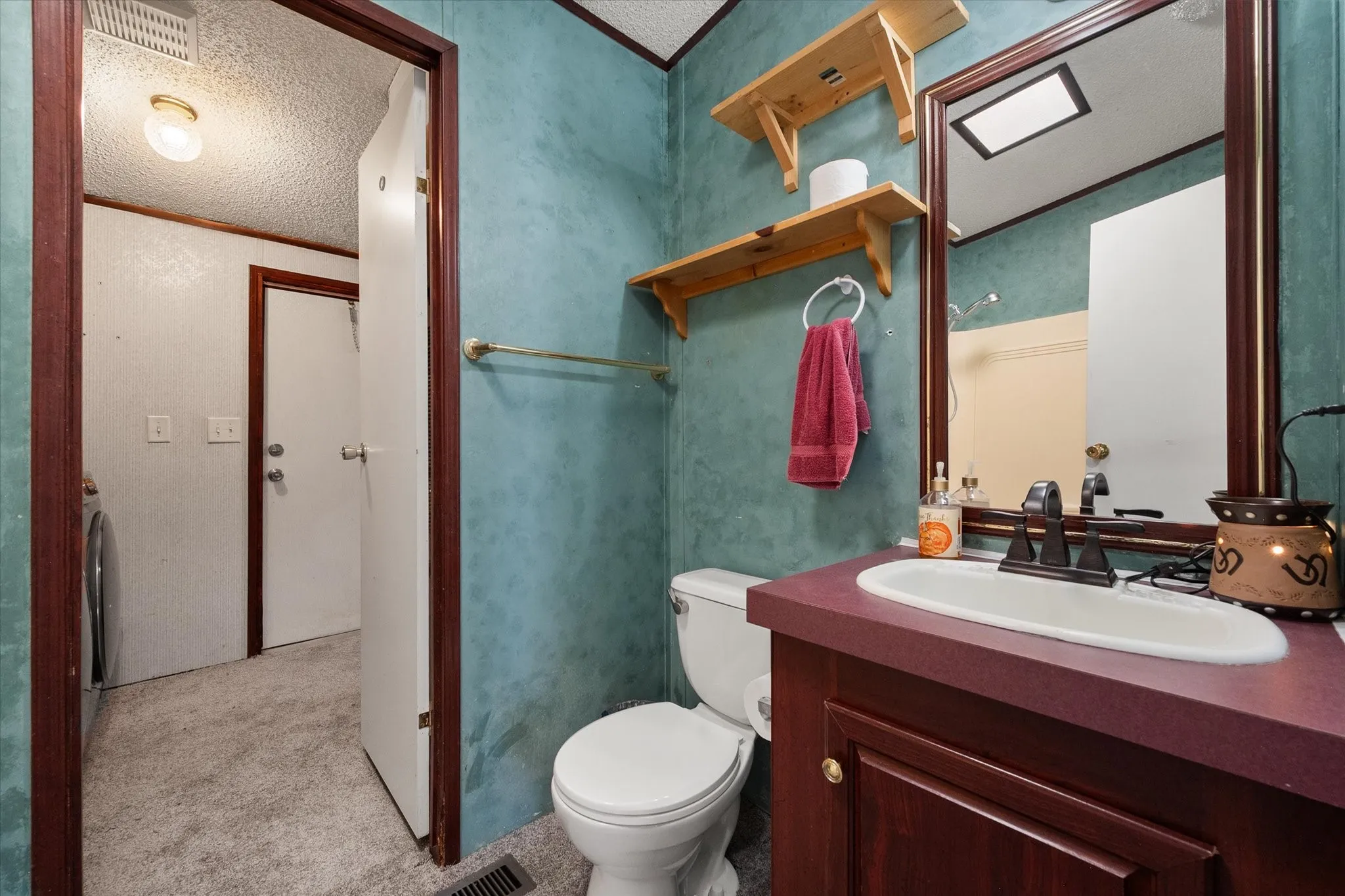Mobile Home For Sale in Navarro County , 14181 Fm 639, Barry, Texas 75102, 3 Bedroom, 2 Bathroom, Garage spaces, 1,680 Sqft, built in 2001, mls#21393232, Real Estate Agent in Barry, Homes For Sale in Navarro county, Homes For Sale in Barry, Realtor in Barry Texas, Real Estate Brokerage Independent Realty Texas, Luminita Cordes Realtor