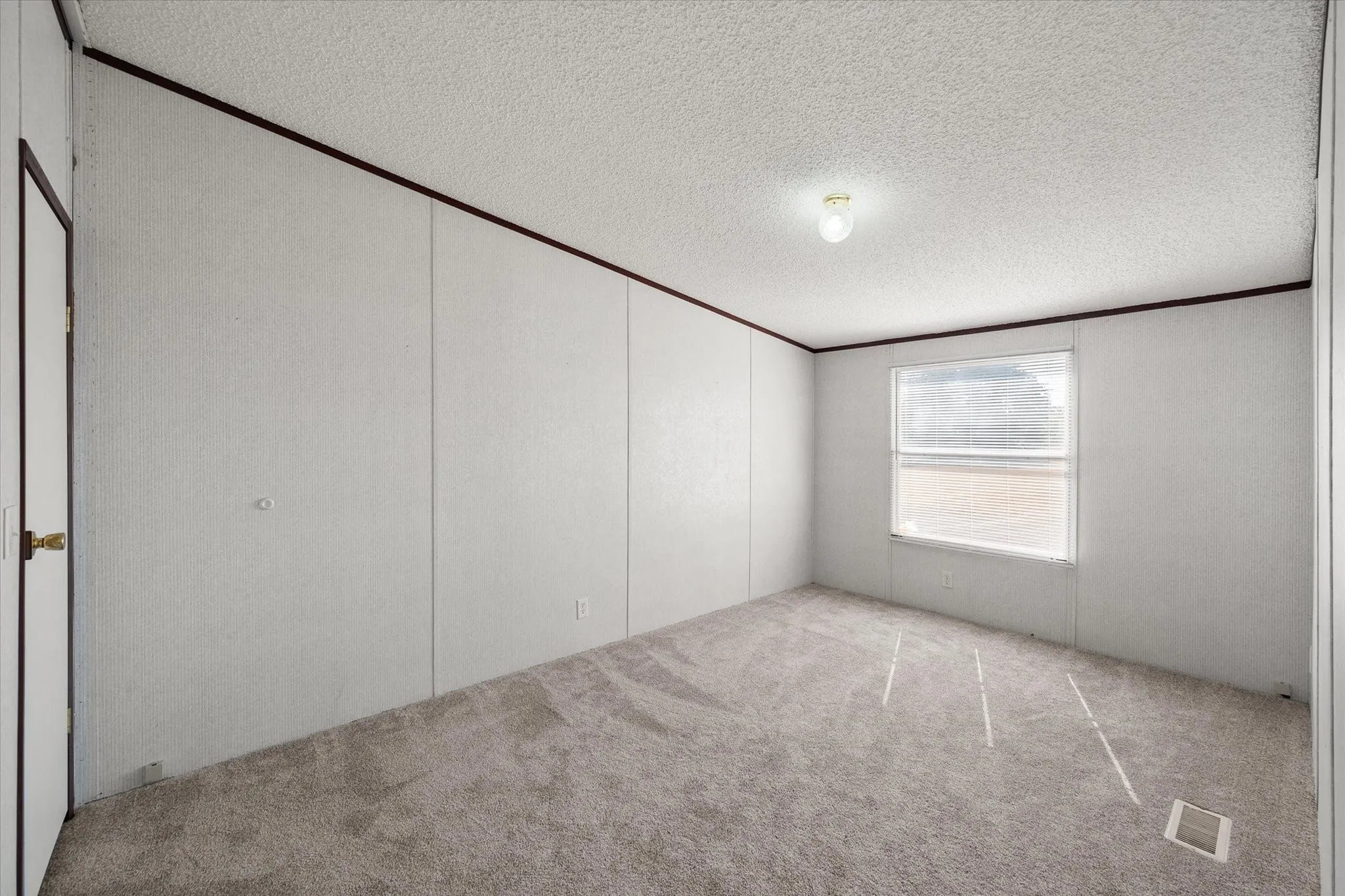 Mobile Home For Sale in Navarro County , 14181 Fm 639, Barry, Texas 75102, 3 Bedroom, 2 Bathroom, Garage spaces, 1,680 Sqft, built in 2001, mls#21393232, Real Estate Agent in Barry, Homes For Sale in Navarro county, Homes For Sale in Barry, Realtor in Barry Texas, Real Estate Brokerage Independent Realty Texas, Luminita Cordes Realtor