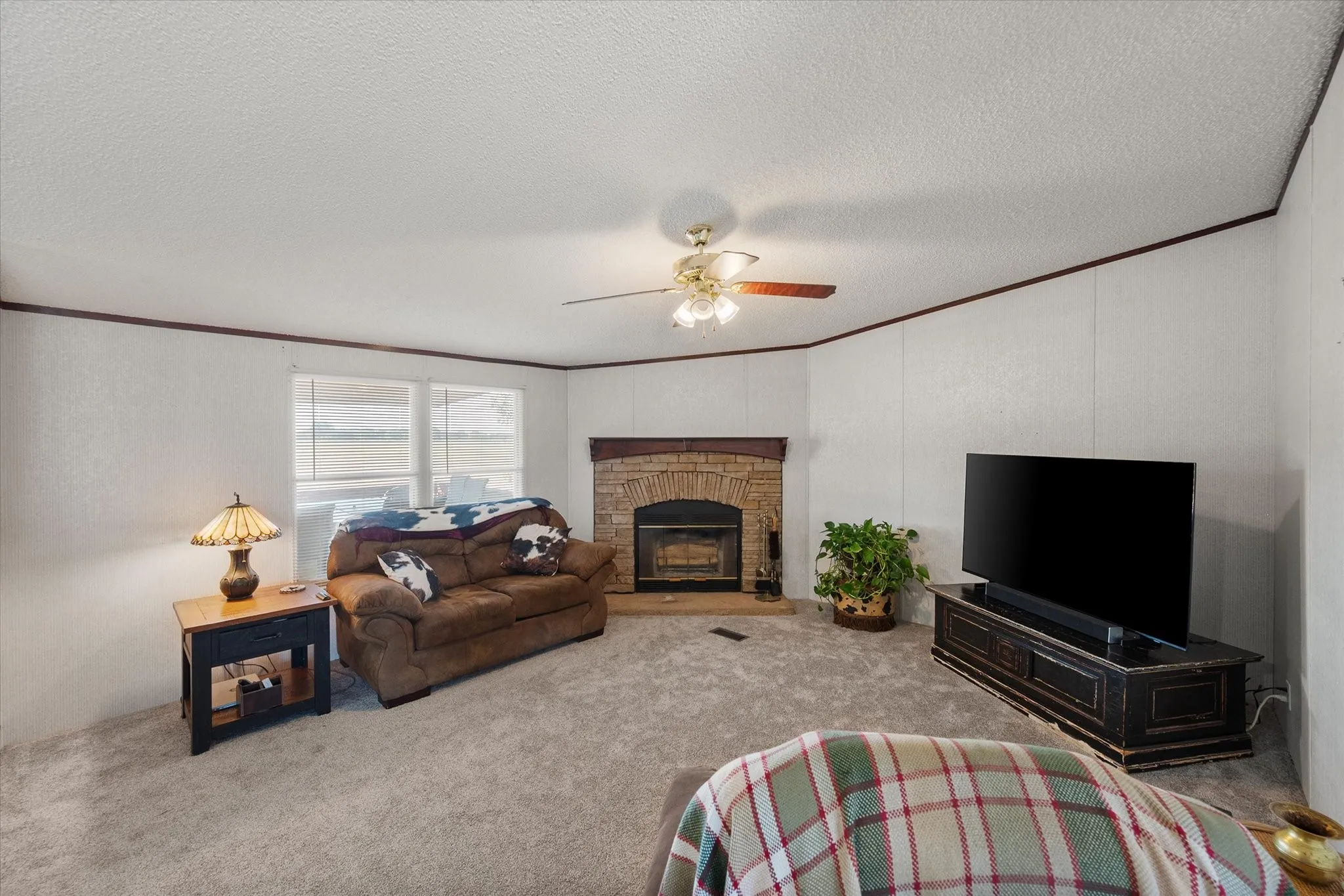 Mobile Home For Sale in Navarro County , 14181 Fm 639, Barry, Texas 75102, 3 Bedroom, 2 Bathroom, Garage spaces, 1,680 Sqft, built in 2001, mls#21393232, Real Estate Agent in Barry, Homes For Sale in Navarro county, Homes For Sale in Barry, Realtor in Barry Texas, Real Estate Brokerage Independent Realty Texas, Luminita Cordes Realtor