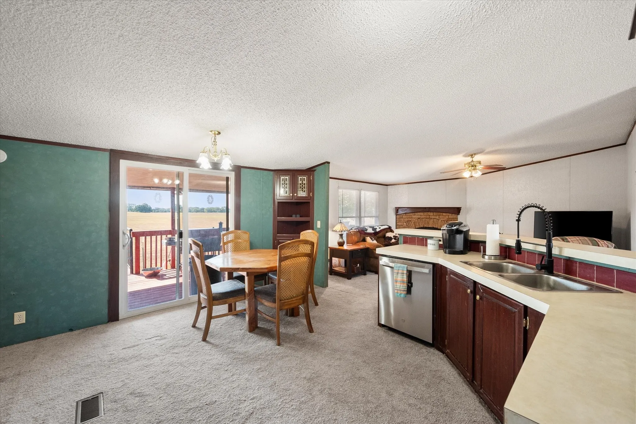 Mobile Home For Sale in Navarro County , 14181 Fm 639, Barry, Texas 75102, 3 Bedroom, 2 Bathroom, Garage spaces, 1,680 Sqft, built in 2001, mls#21393232, Real Estate Agent in Barry, Homes For Sale in Navarro county, Homes For Sale in Barry, Realtor in Barry Texas, Real Estate Brokerage Independent Realty Texas, Luminita Cordes Realtor