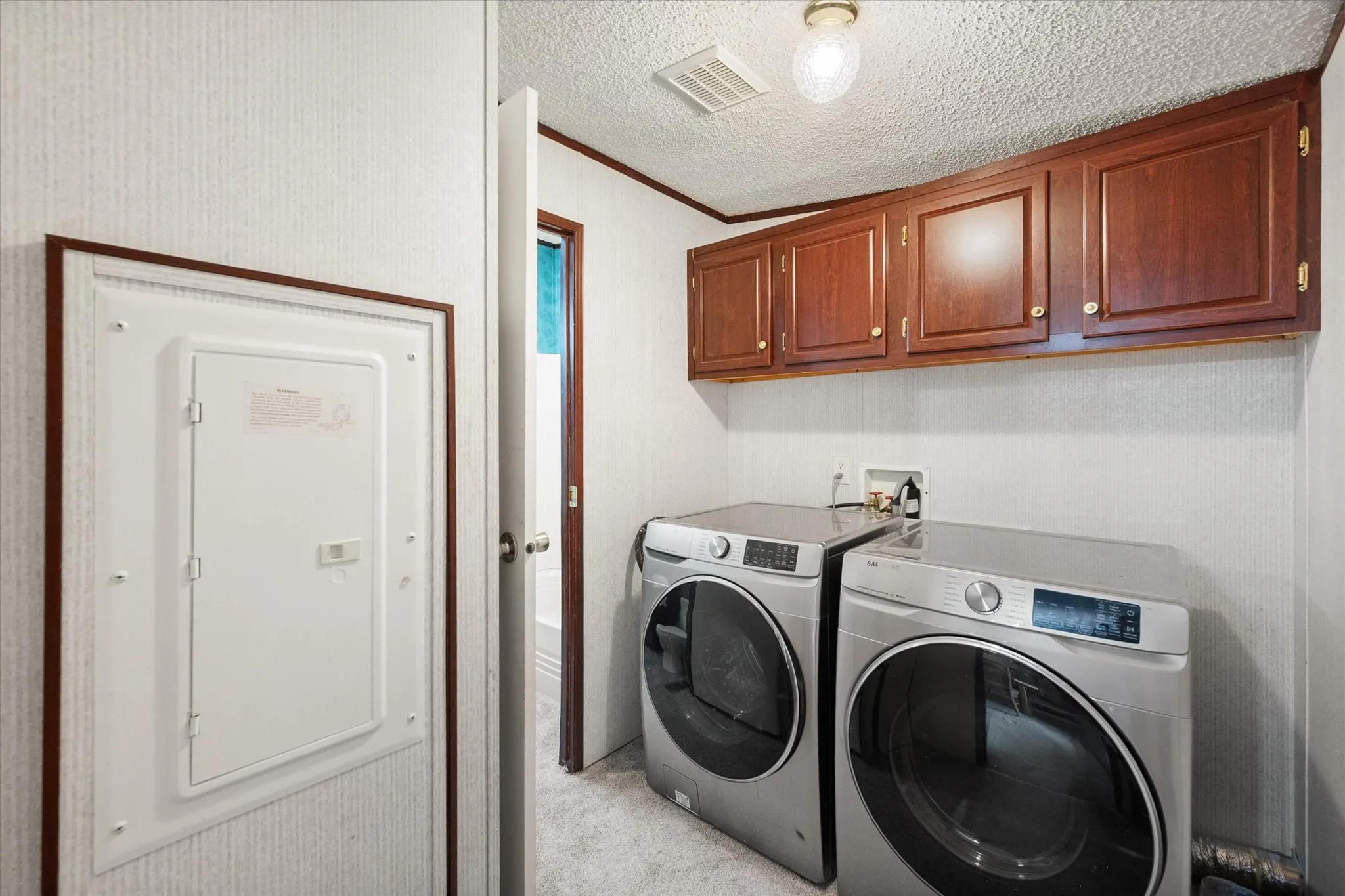 Mobile Home For Sale in Navarro County , 14181 Fm 639, Barry, Texas 75102, 3 Bedroom, 2 Bathroom, Garage spaces, 1,680 Sqft, built in 2001, mls#21393232, Real Estate Agent in Barry, Homes For Sale in Navarro county, Homes For Sale in Barry, Realtor in Barry Texas, Real Estate Brokerage Independent Realty Texas, Luminita Cordes Realtor