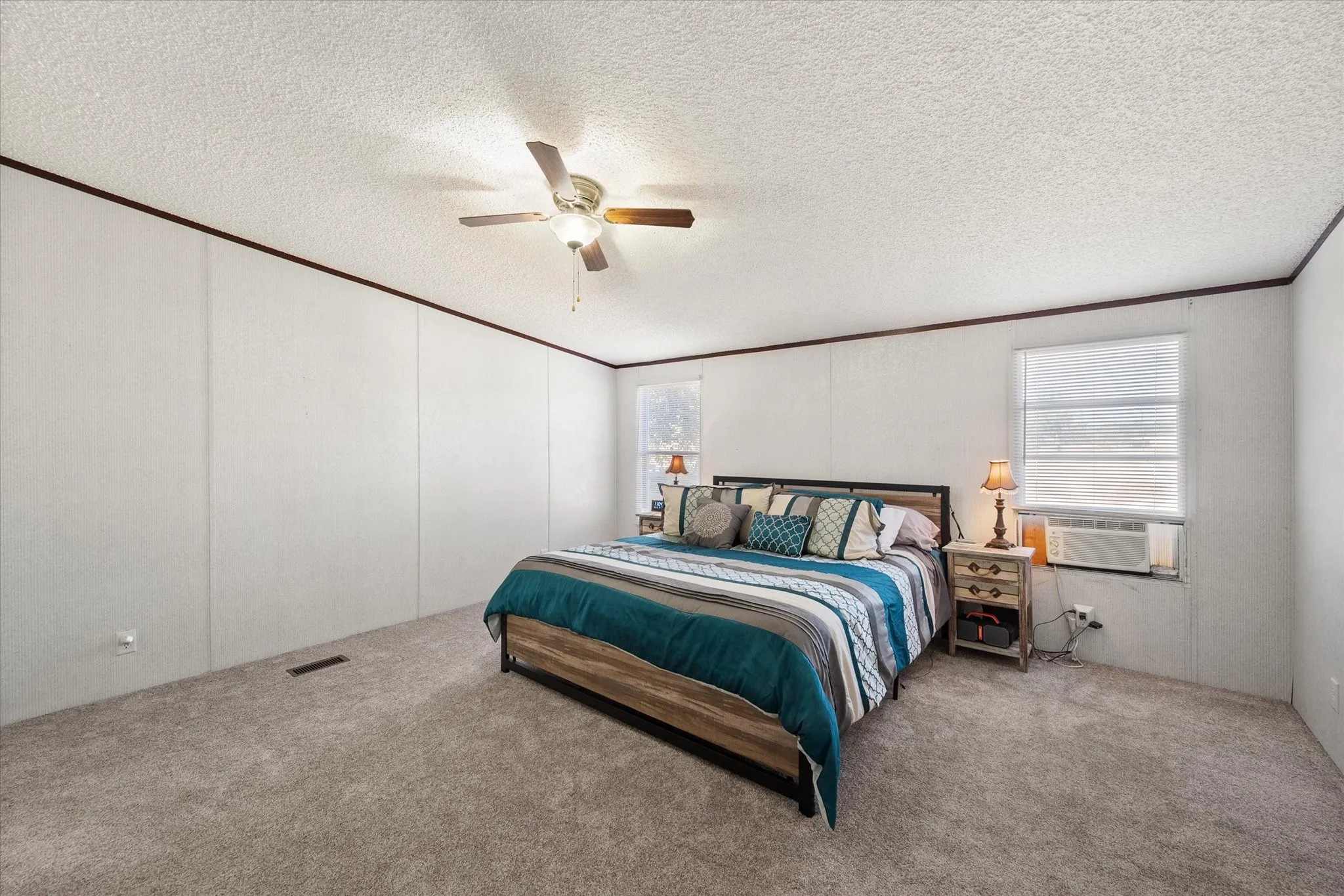 Mobile Home For Sale in Navarro County , 14181 Fm 639, Barry, Texas 75102, 3 Bedroom, 2 Bathroom, Garage spaces, 1,680 Sqft, built in 2001, mls#21393232, Real Estate Agent in Barry, Homes For Sale in Navarro county, Homes For Sale in Barry, Realtor in Barry Texas, Real Estate Brokerage Independent Realty Texas, Luminita Cordes Realtor