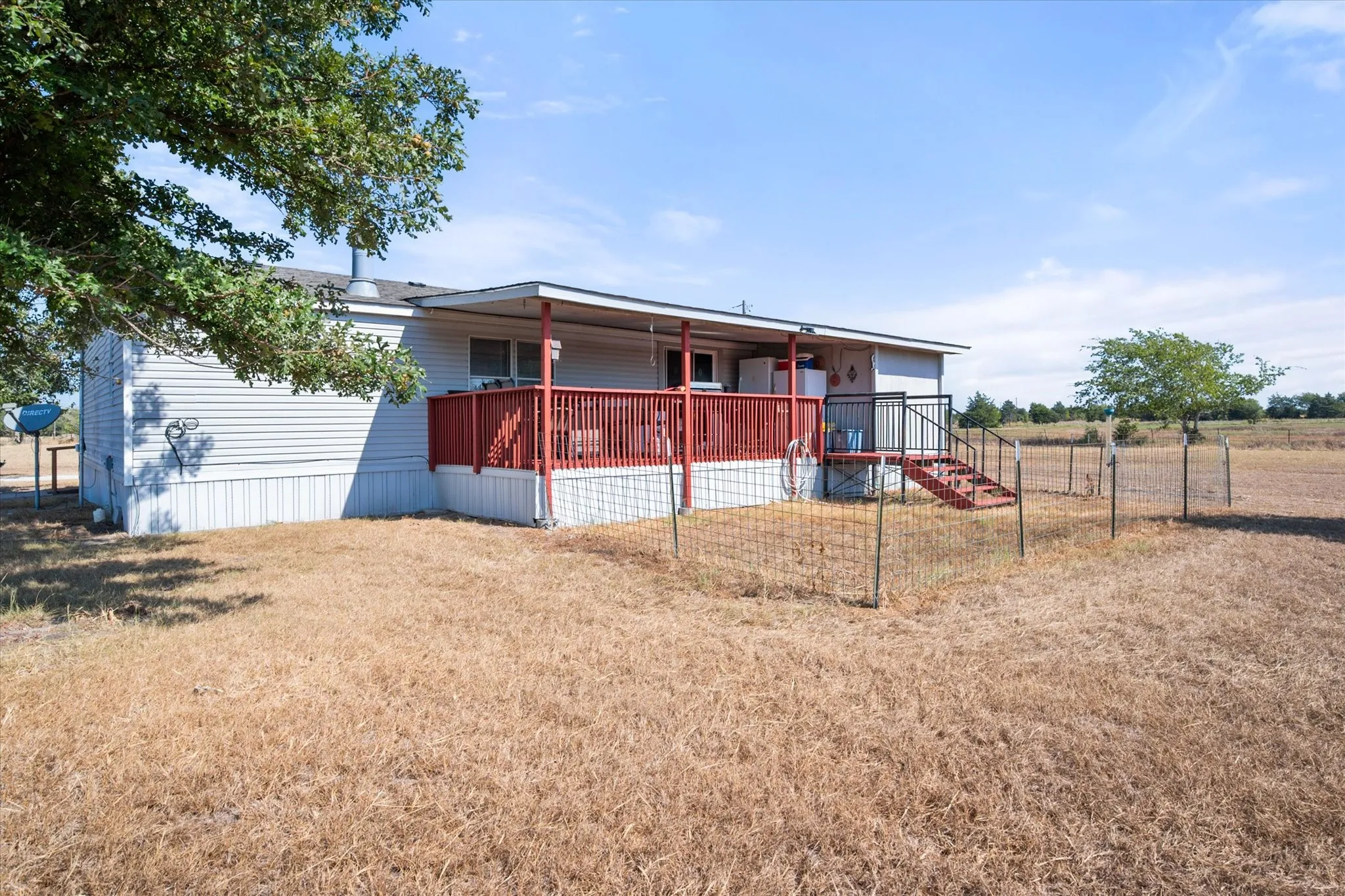 Mobile Home For Sale in Navarro County , 14181 Fm 639, Barry, Texas 75102, 3 Bedroom, 2 Bathroom, Garage spaces, 1,680 Sqft, built in 2001, mls#21393232, Real Estate Agent in Barry, Homes For Sale in Navarro county, Homes For Sale in Barry, Realtor in Barry Texas, Real Estate Brokerage Independent Realty Texas, Luminita Cordes Realtor